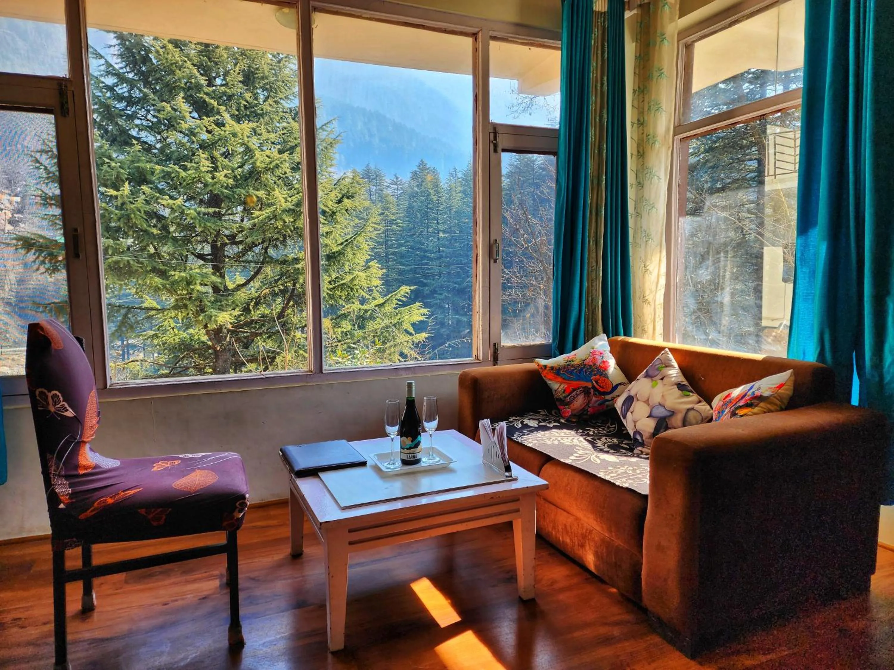 oven in Page 3 - A Riverside Hotel and Bar