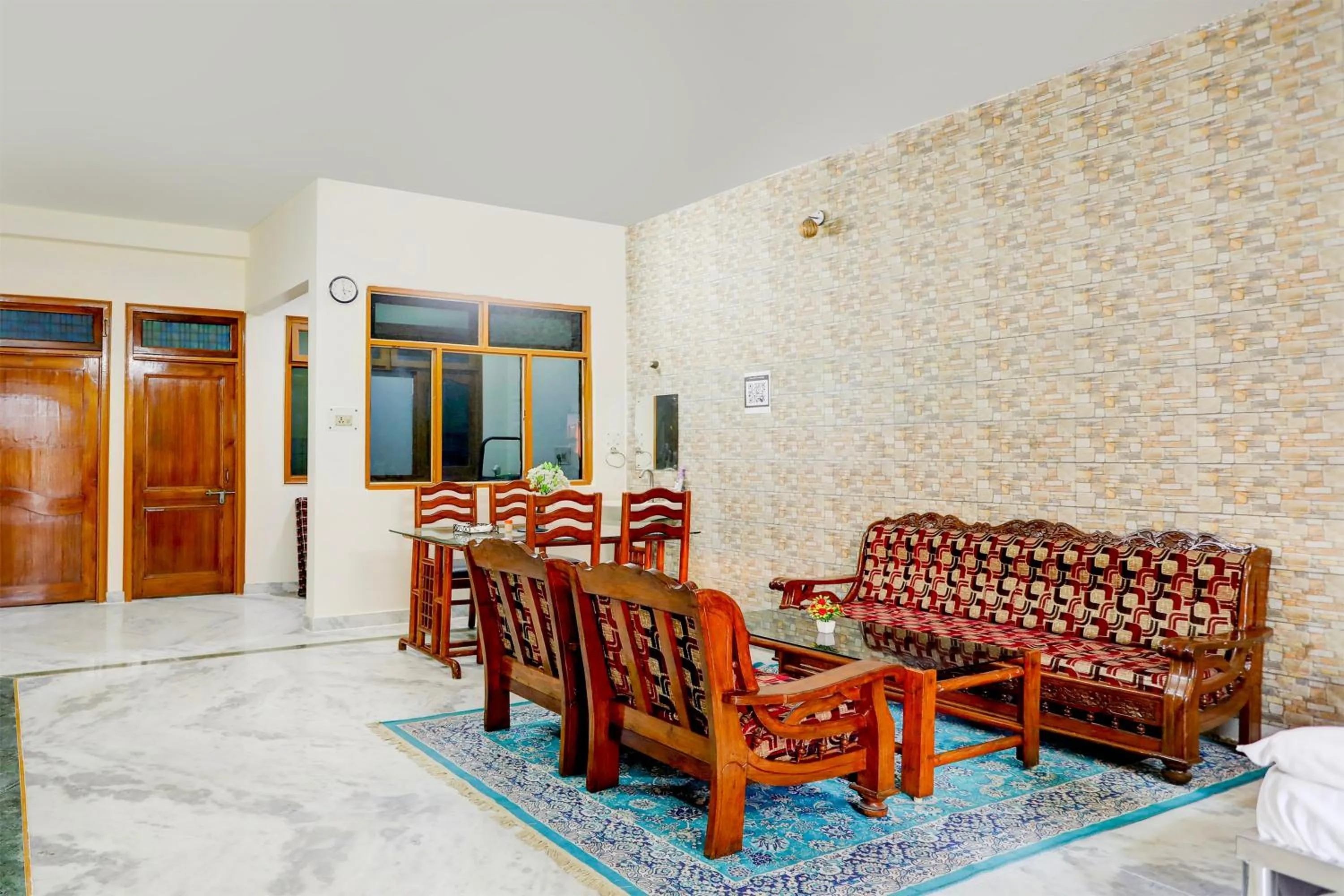 Lobby or reception in Hotel O Kashi Inn