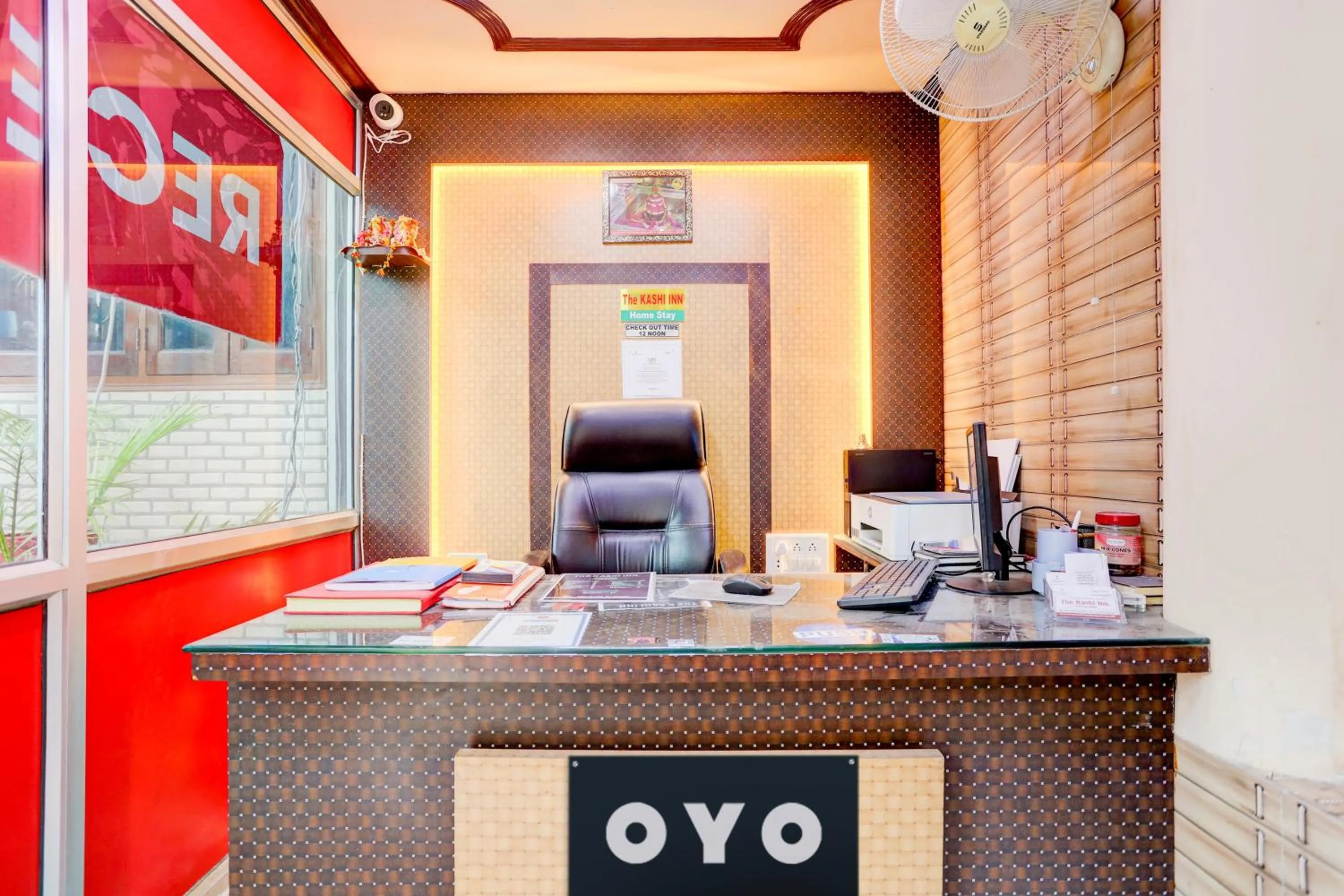 Lobby or reception in Hotel O Kashi Inn