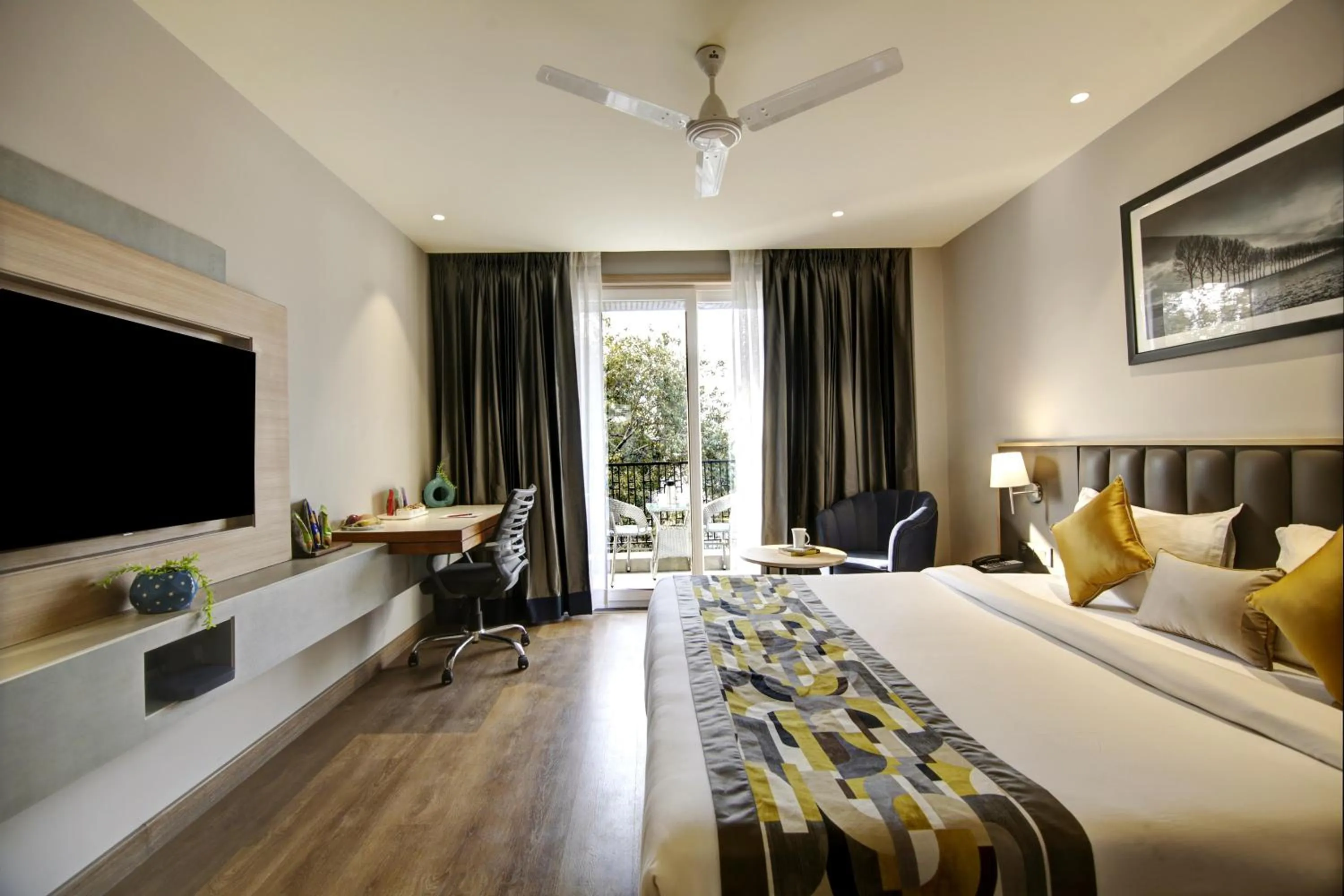 Bedroom, Bed in East Park Inn