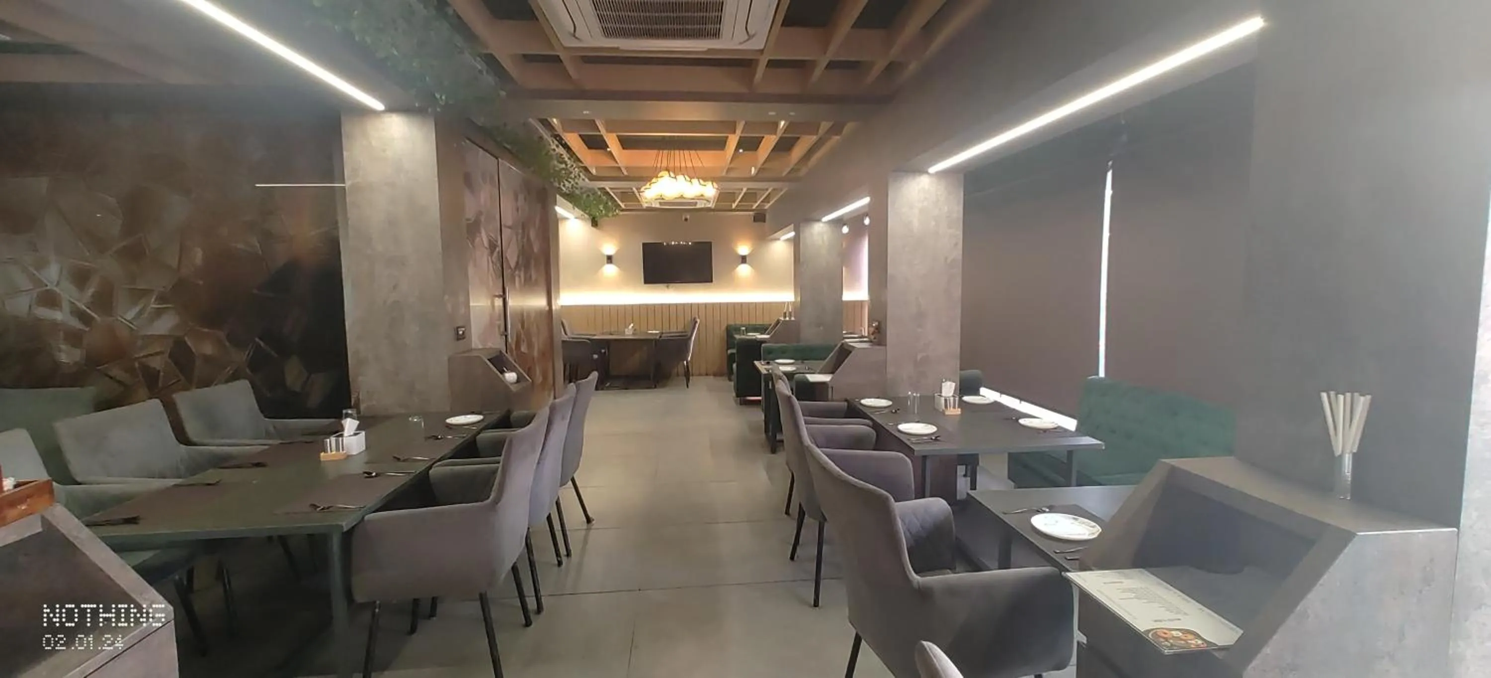 Restaurant/places to eat in TIC ROOMS