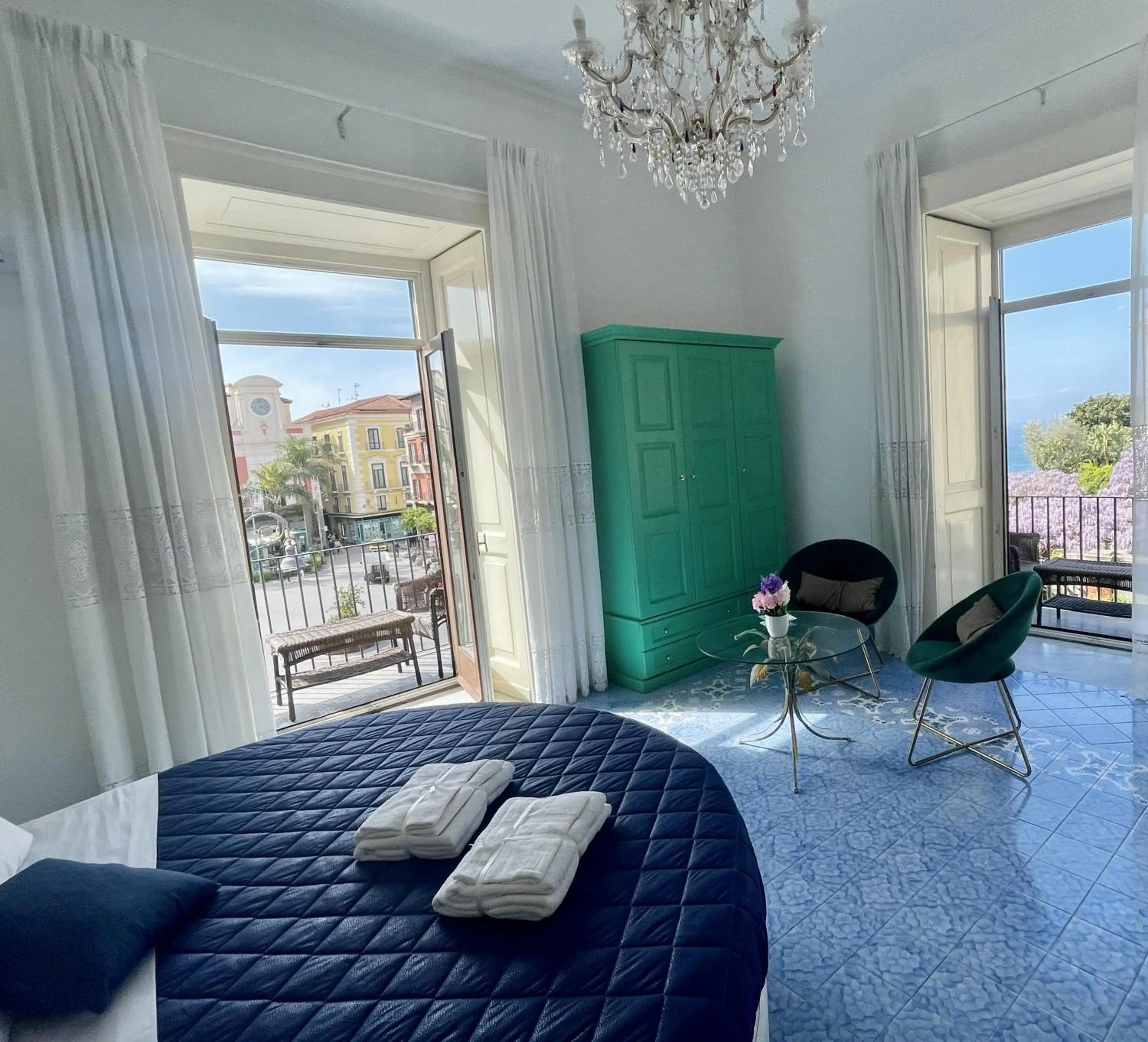 Bed in Ambasciata Sorrento Relais