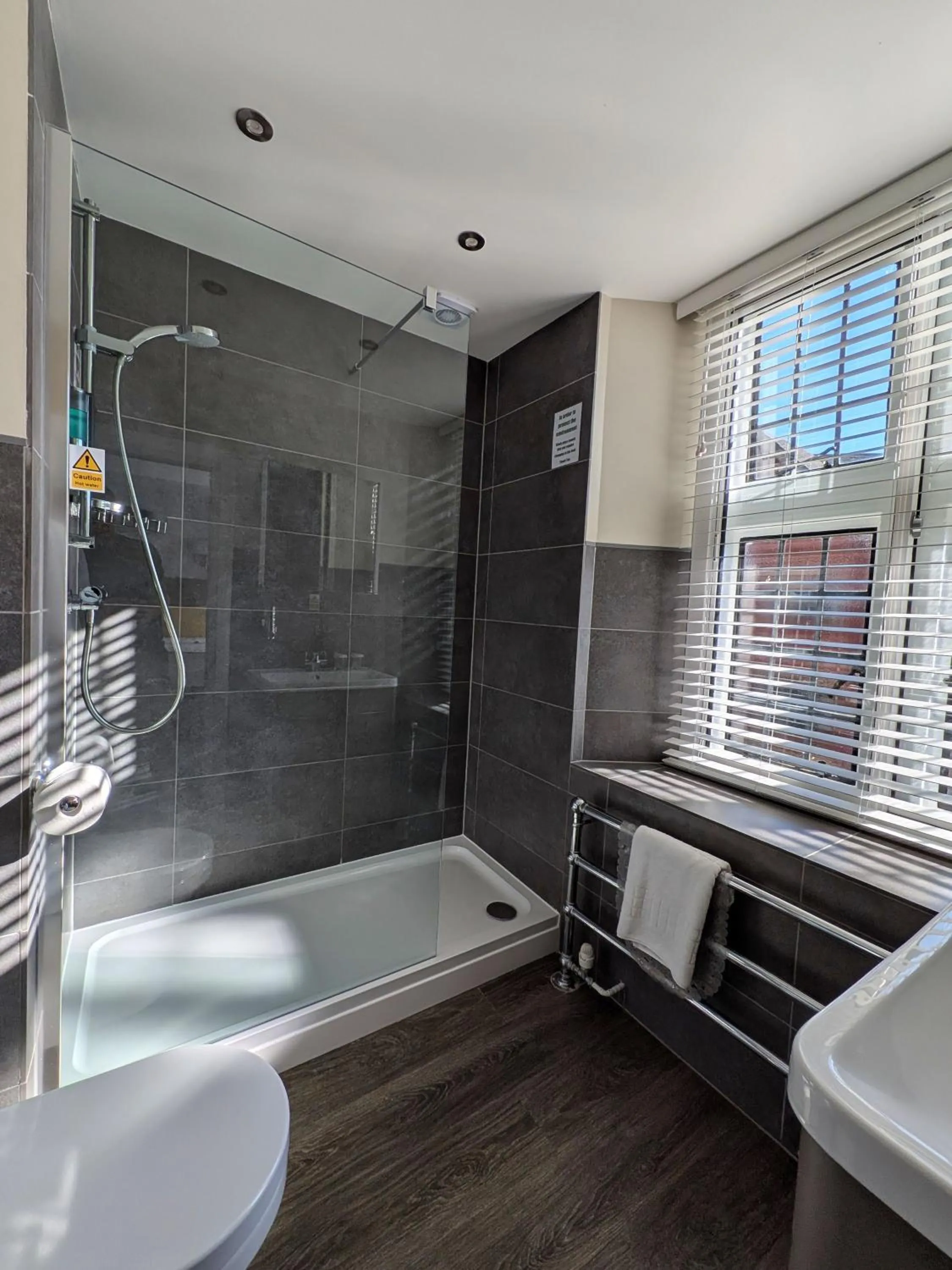 Bathroom in Royal Oxford Hotel