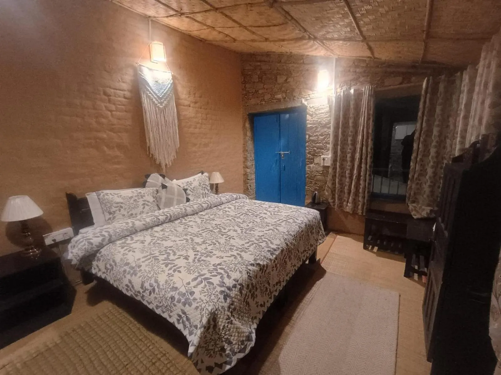 Photo of the whole room, Bed in Burans Kot Heritage Home - Ramgarh