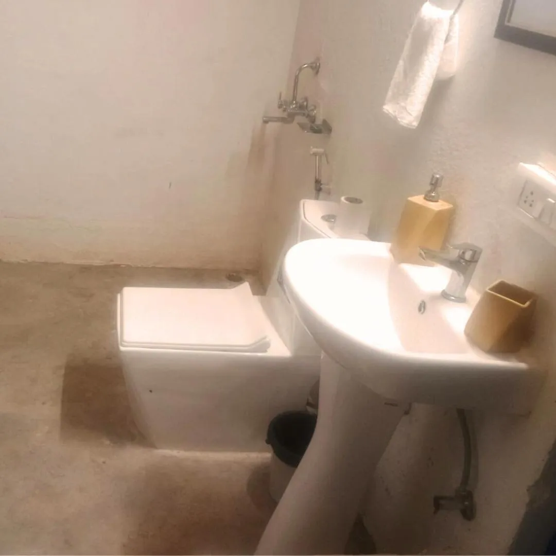 Bathroom in Burans Kot Heritage Home - Ramgarh