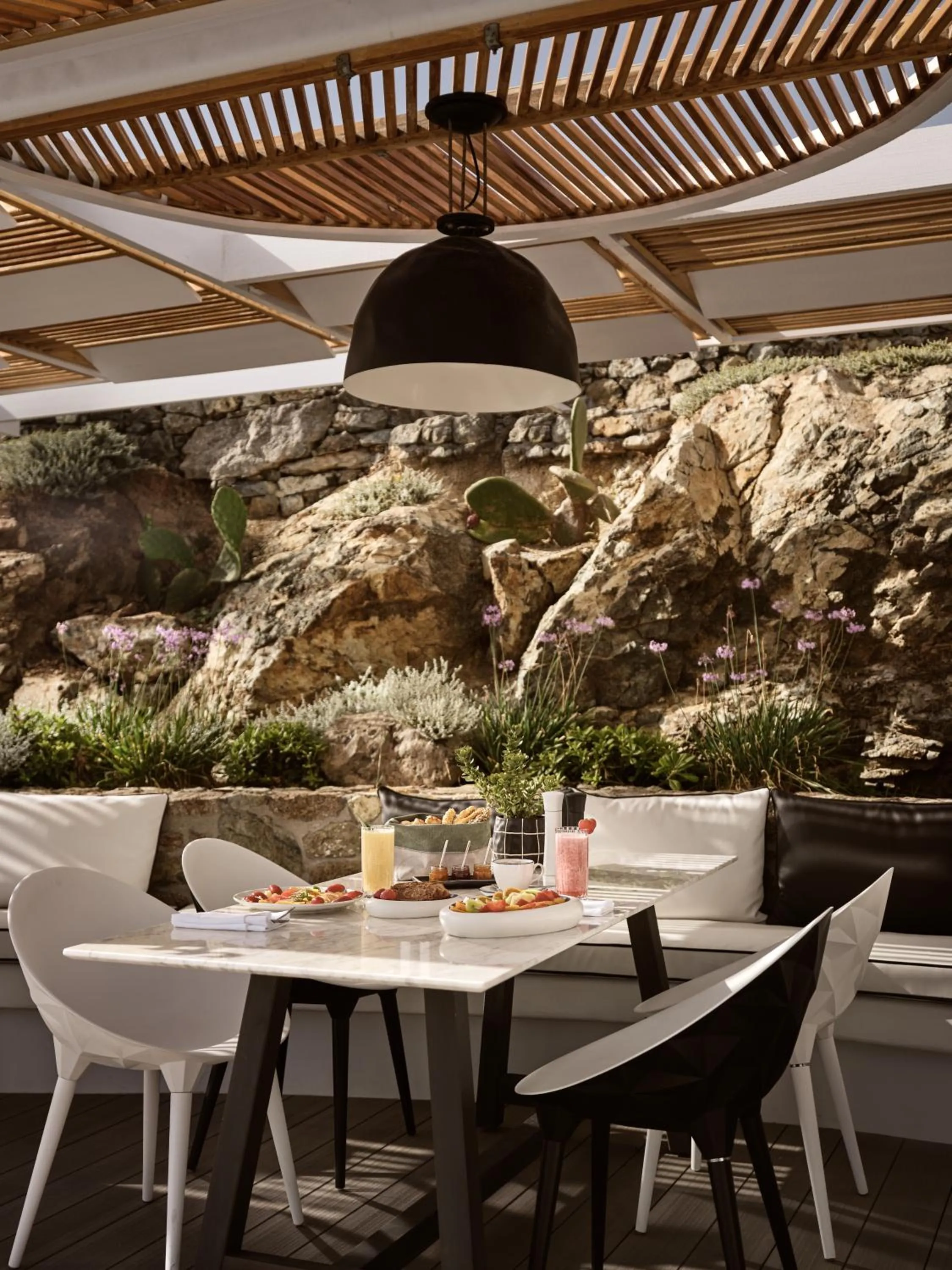 Restaurant/places to eat in Semeli Coast Mykonos Curio Collection by Hilton