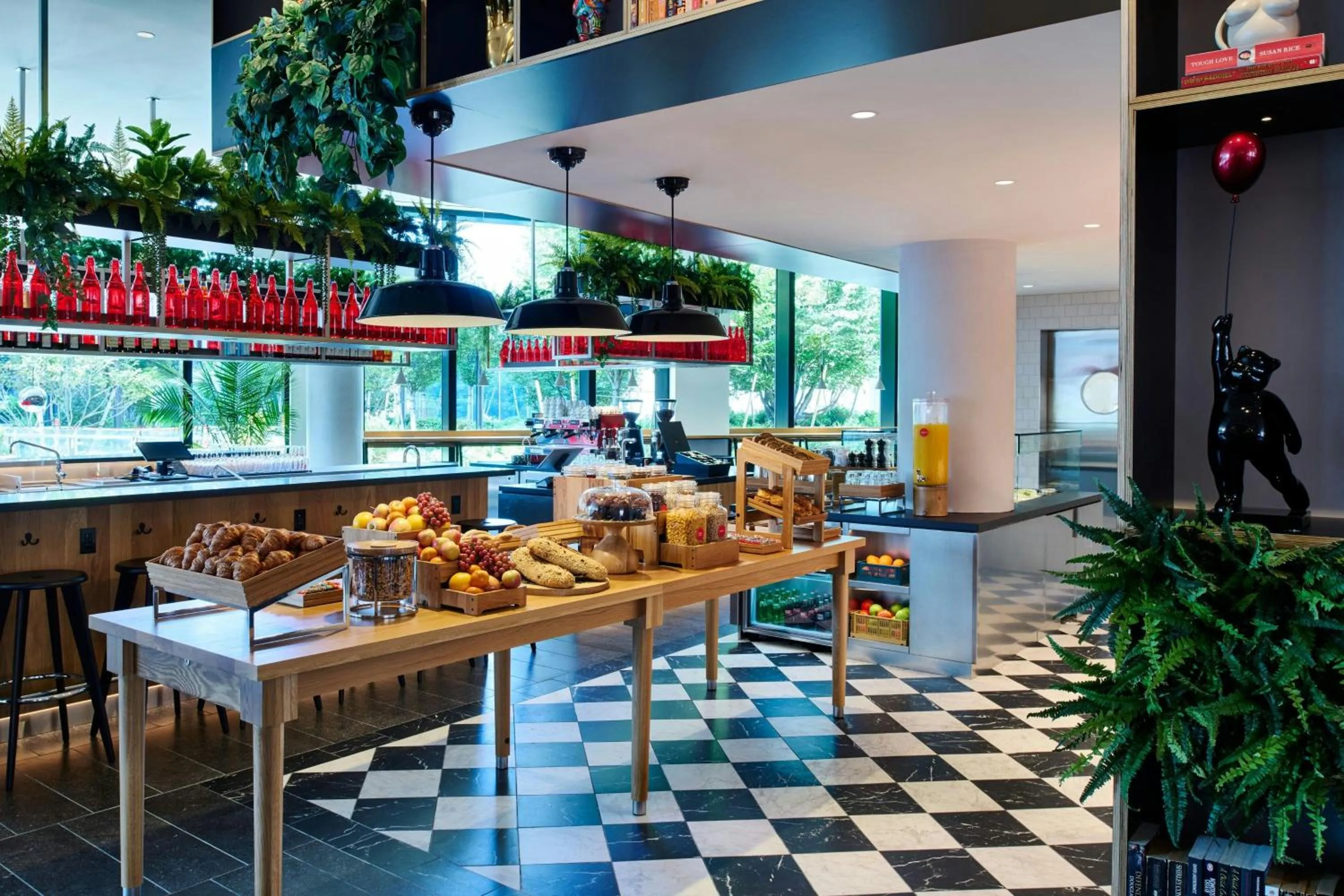 Restaurant/places to eat in citizenM Boston Back Bay