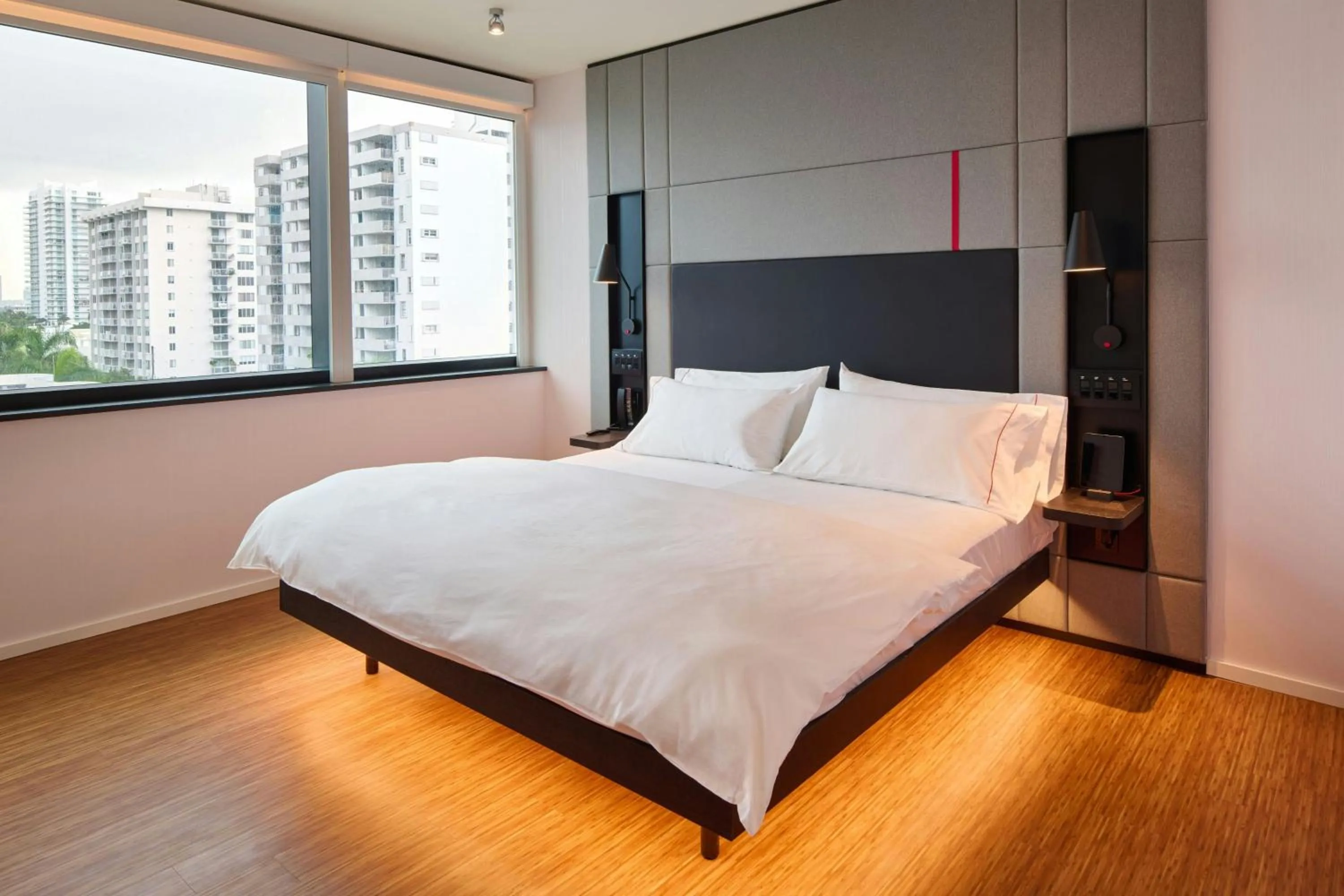 Bedroom, Bed in citizenM Miami South Beach