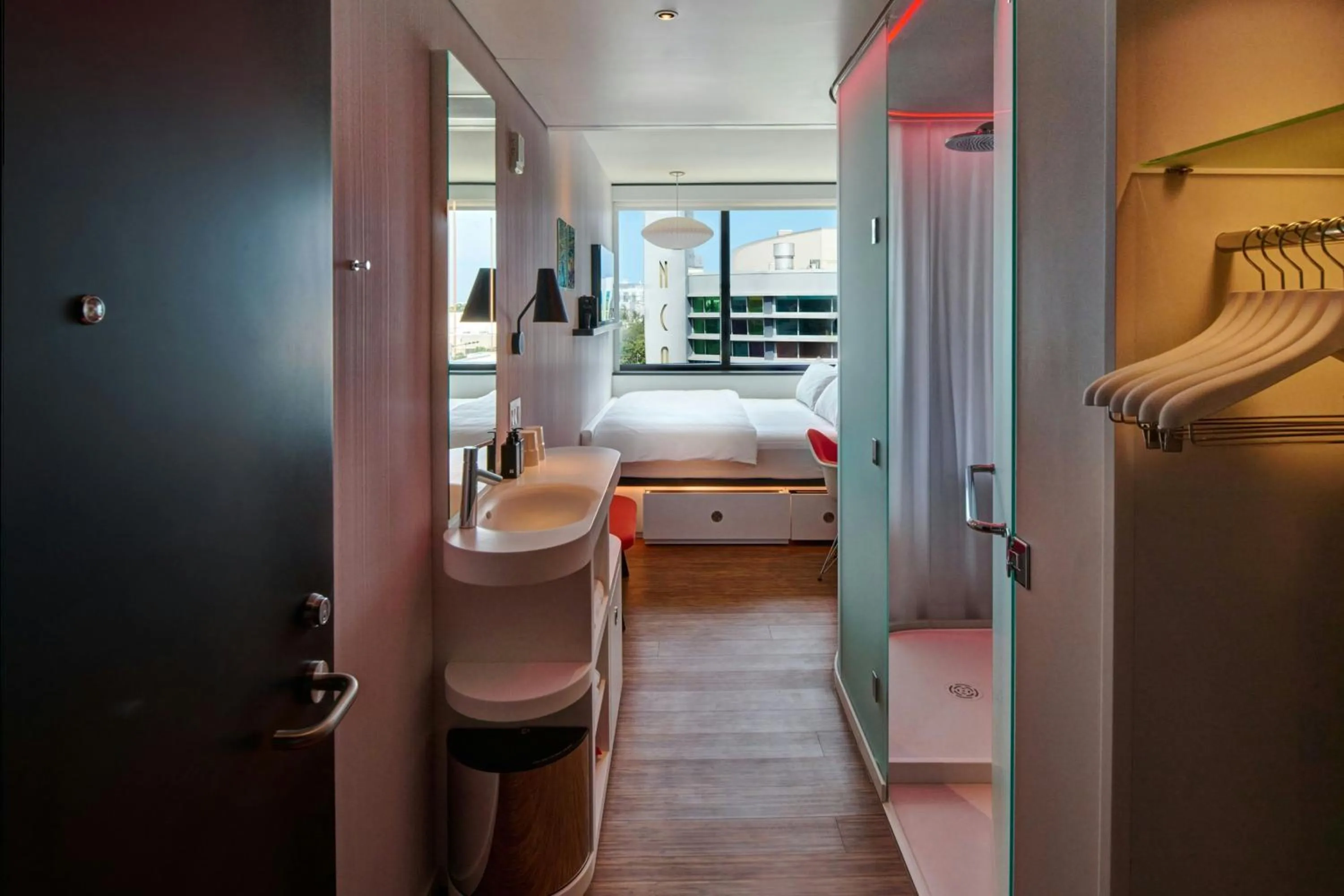 Bedroom, Bed in citizenM Miami South Beach