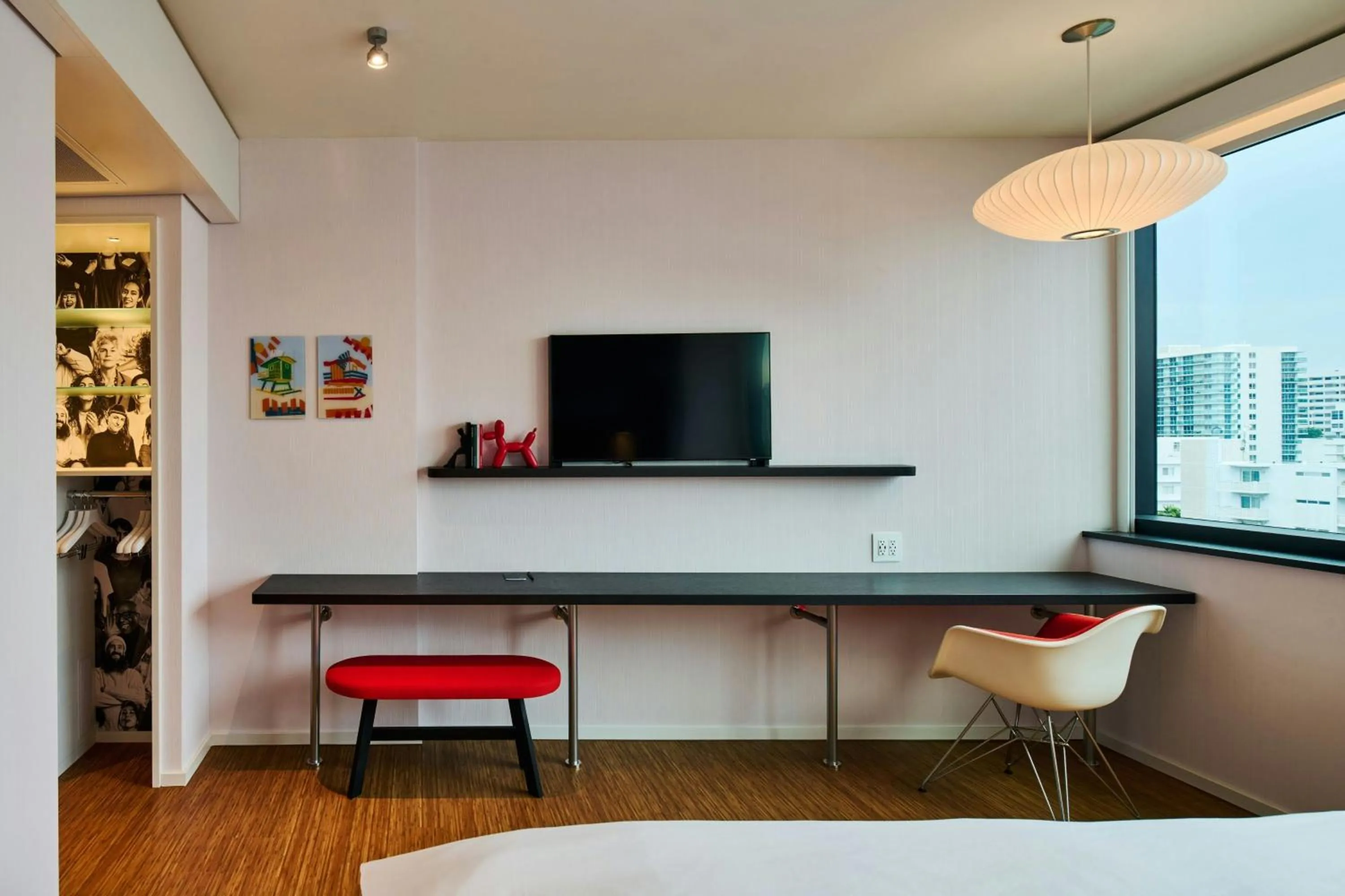 Bedroom in citizenM Miami South Beach