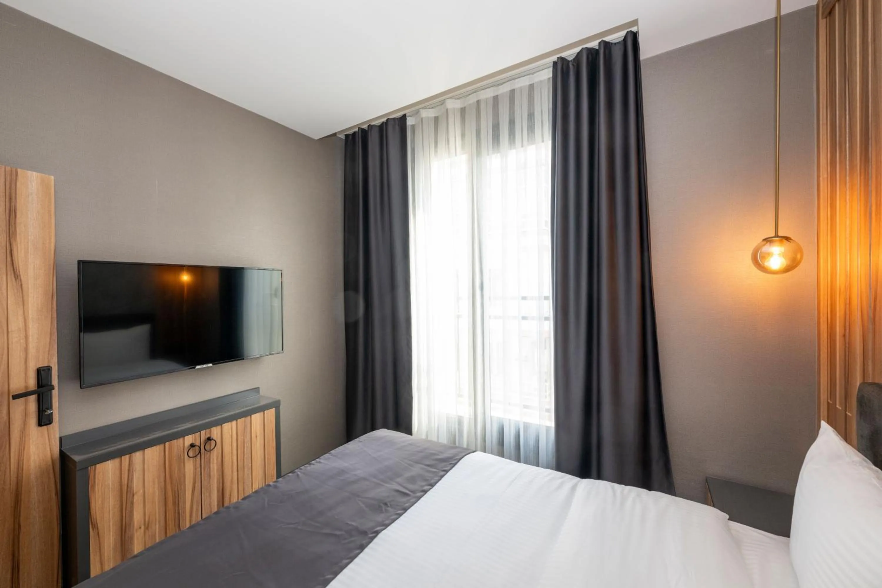 Bed in The Nirvanas Hotel