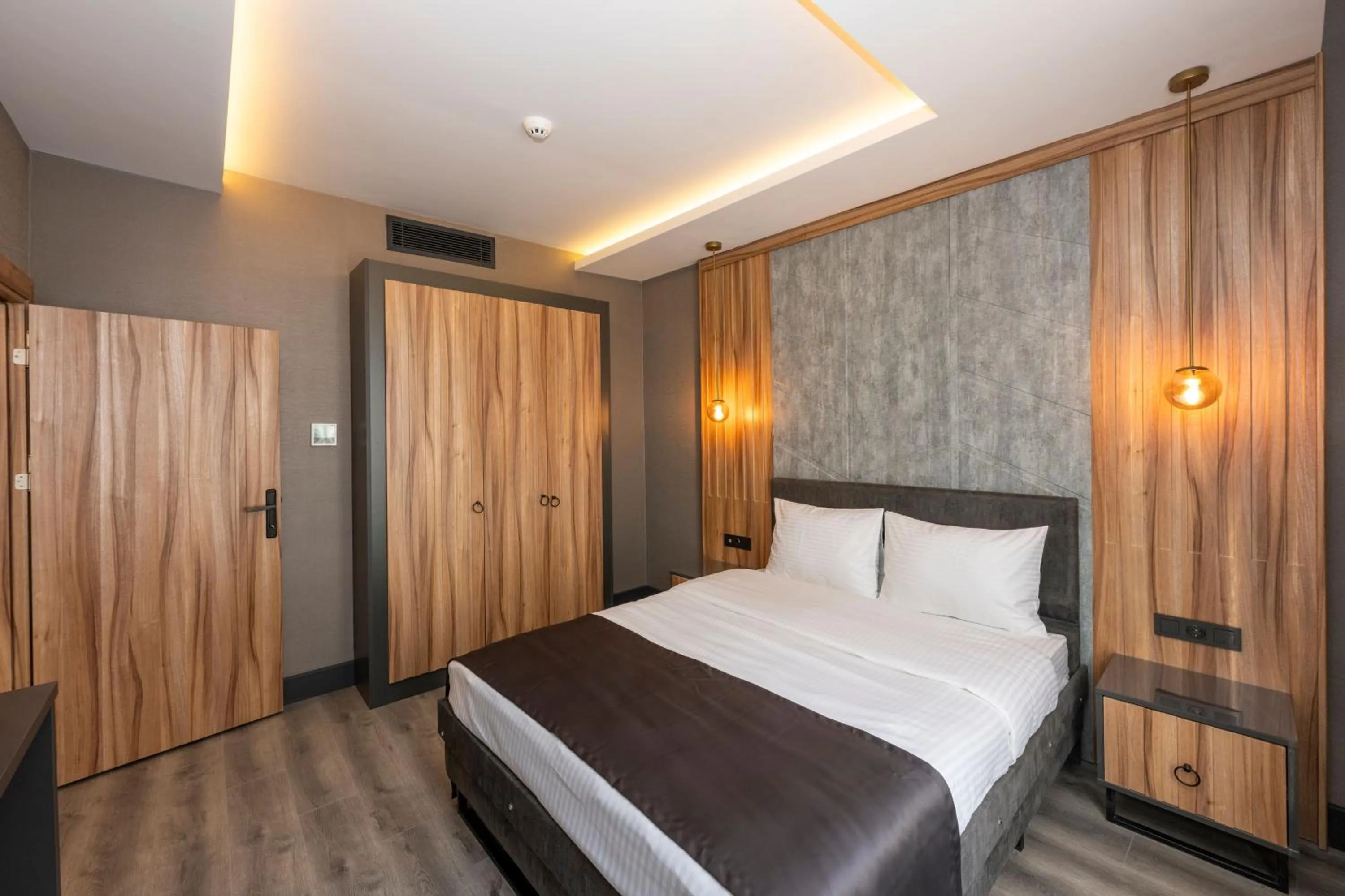 Bed in The Nirvanas Hotel