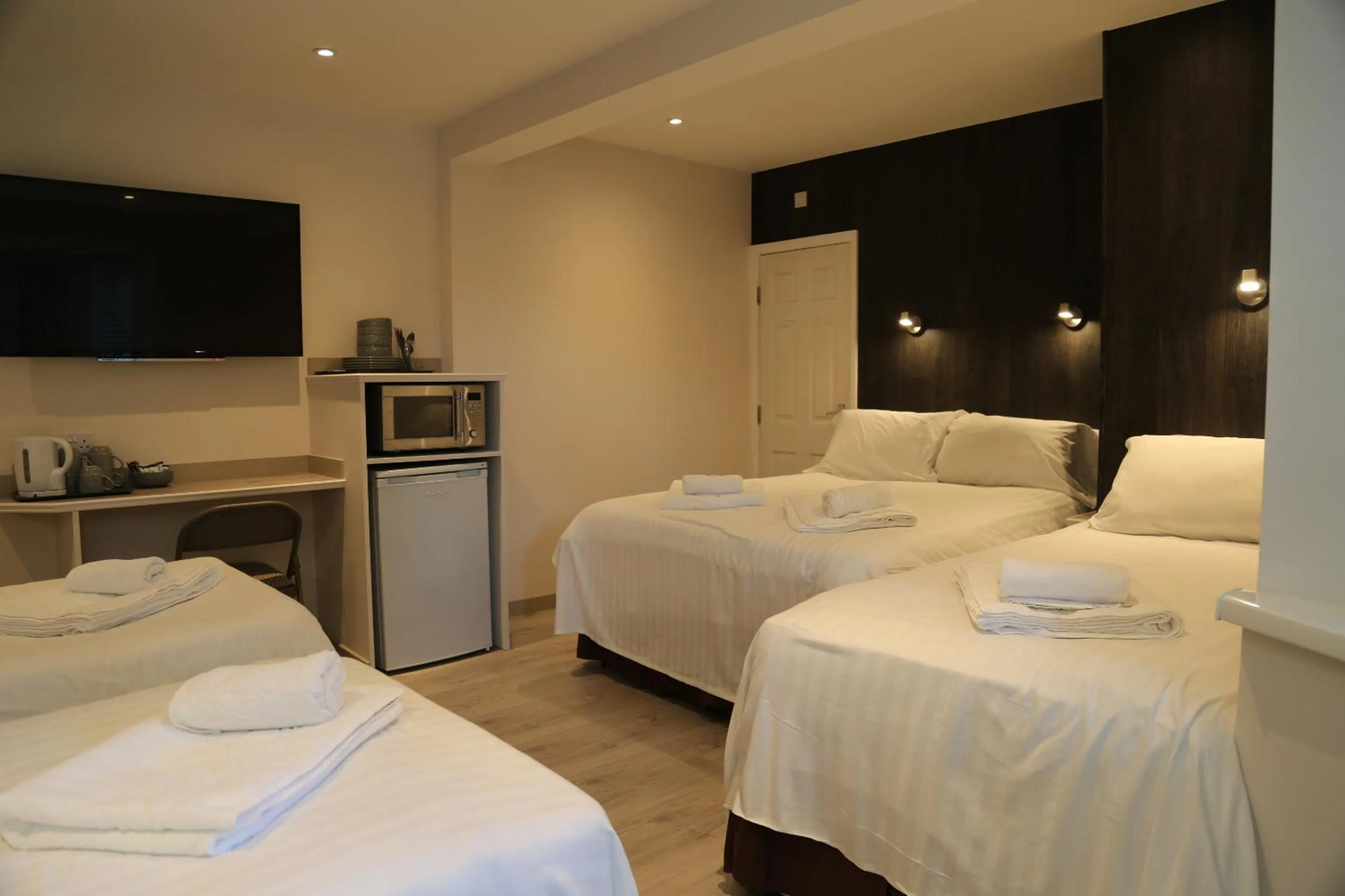 Bedroom, Bed in Debden Guest House