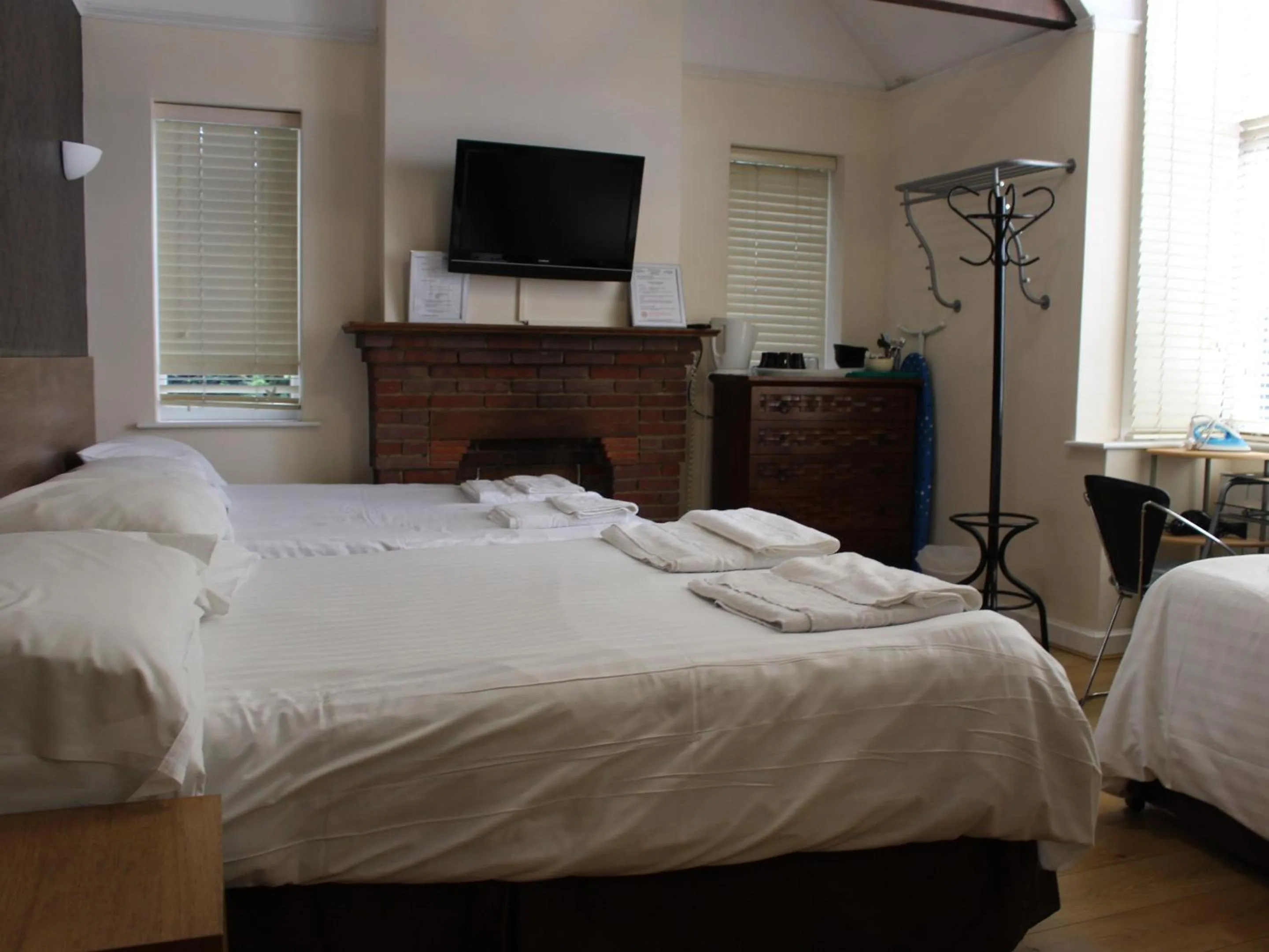 Bedroom, Bed in Debden Guest House