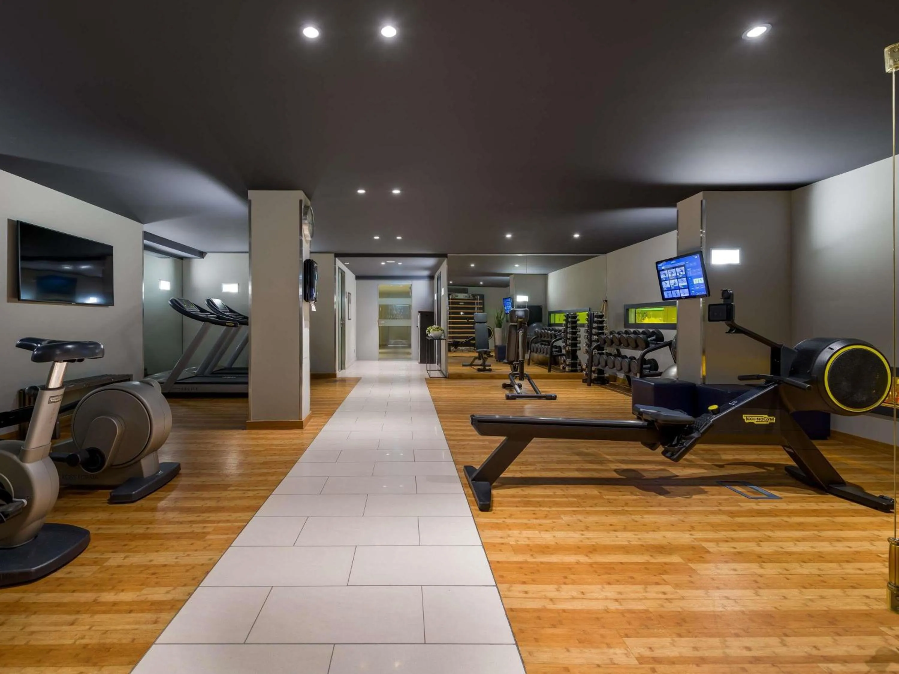 Fitness centre/facilities in Mövenpick Hotel Amsterdam City Centre