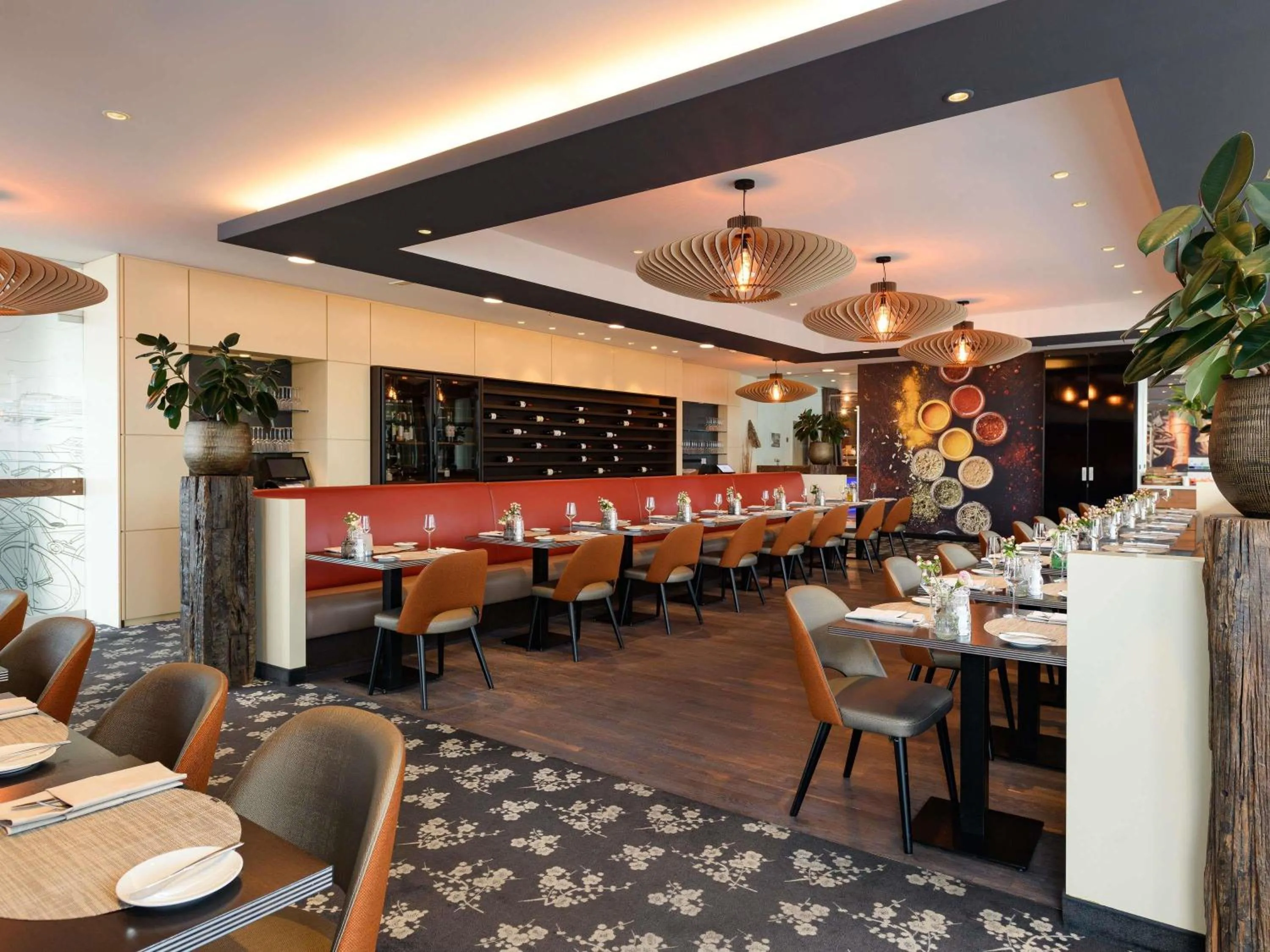 Restaurant/places to eat in Mövenpick Hotel Amsterdam City Centre