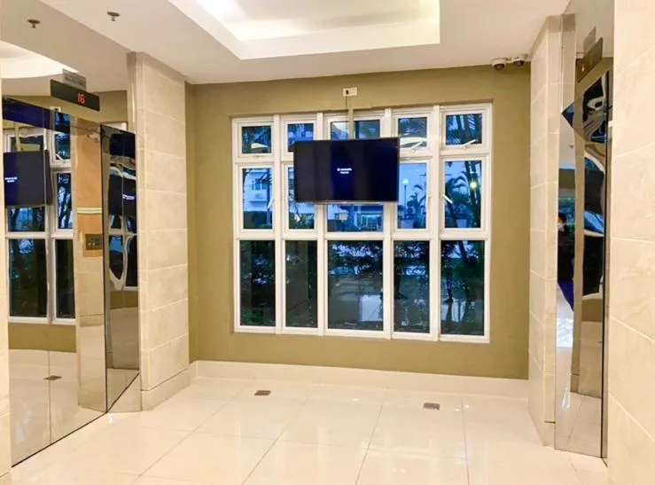 TV and multimedia in Madison Place at Sea Residences powered by Cocotel