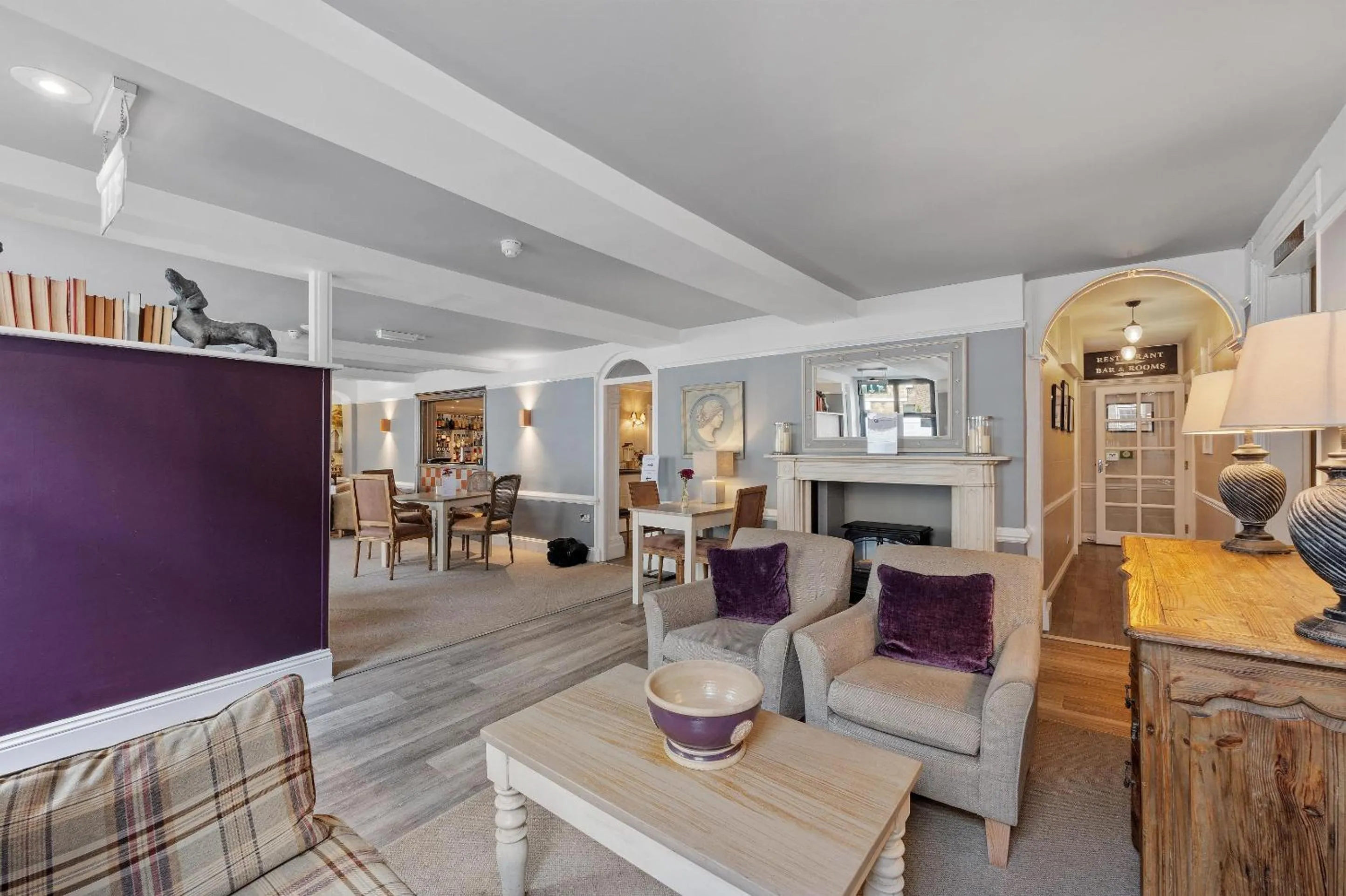 Living room in Sleeping Bear Hotels Dorchester