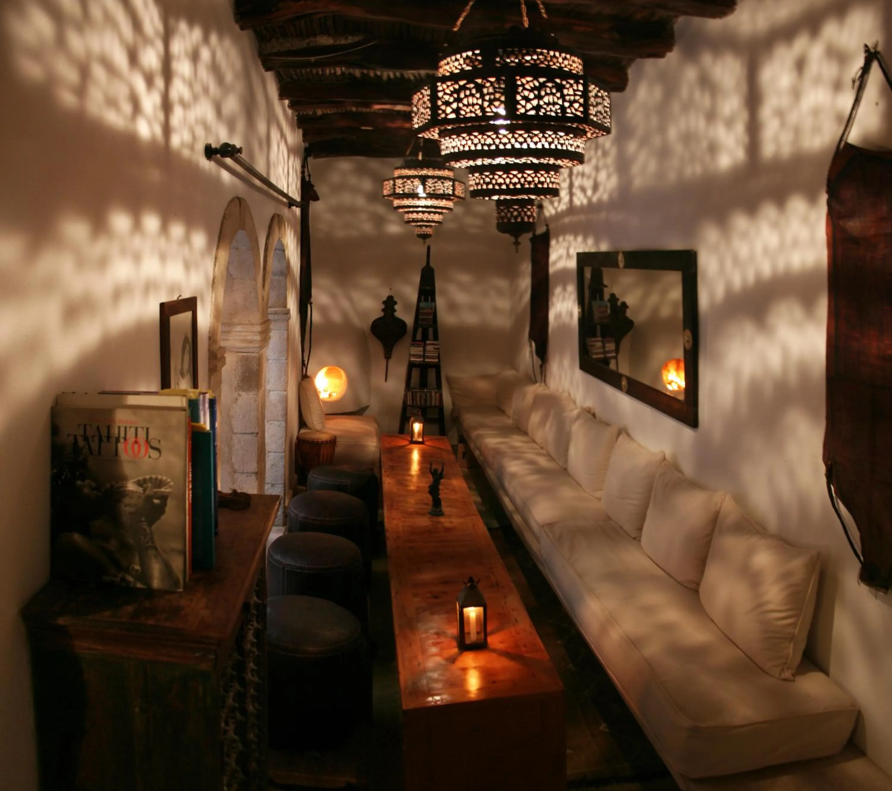 Communal lounge/ TV room in Riad Baladin