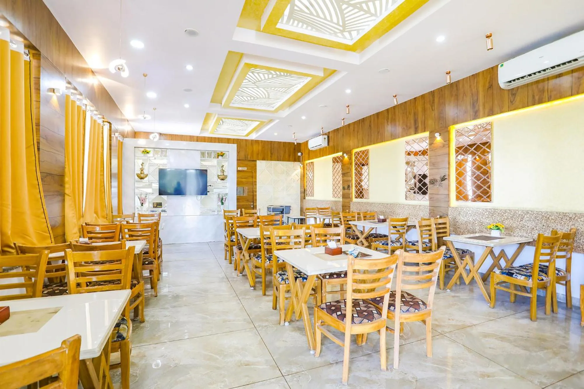 Restaurant/places to eat in FabHotel Prime SM Resort