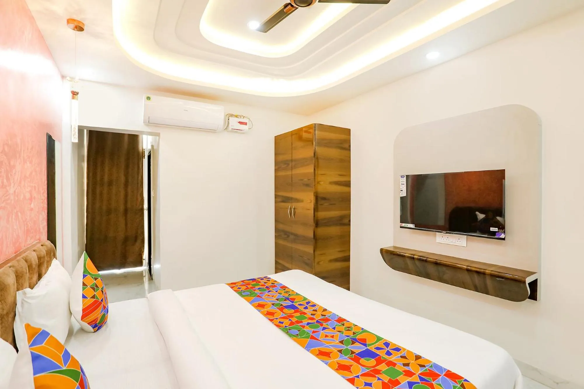 Bed in FabHotel Prime SM Resort