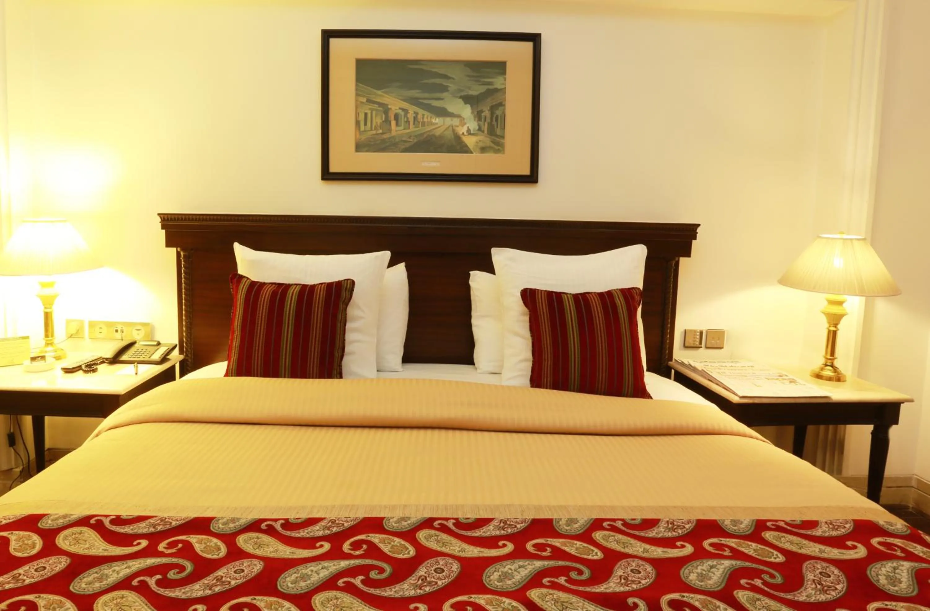 Bed in The Ashok, New Delhi