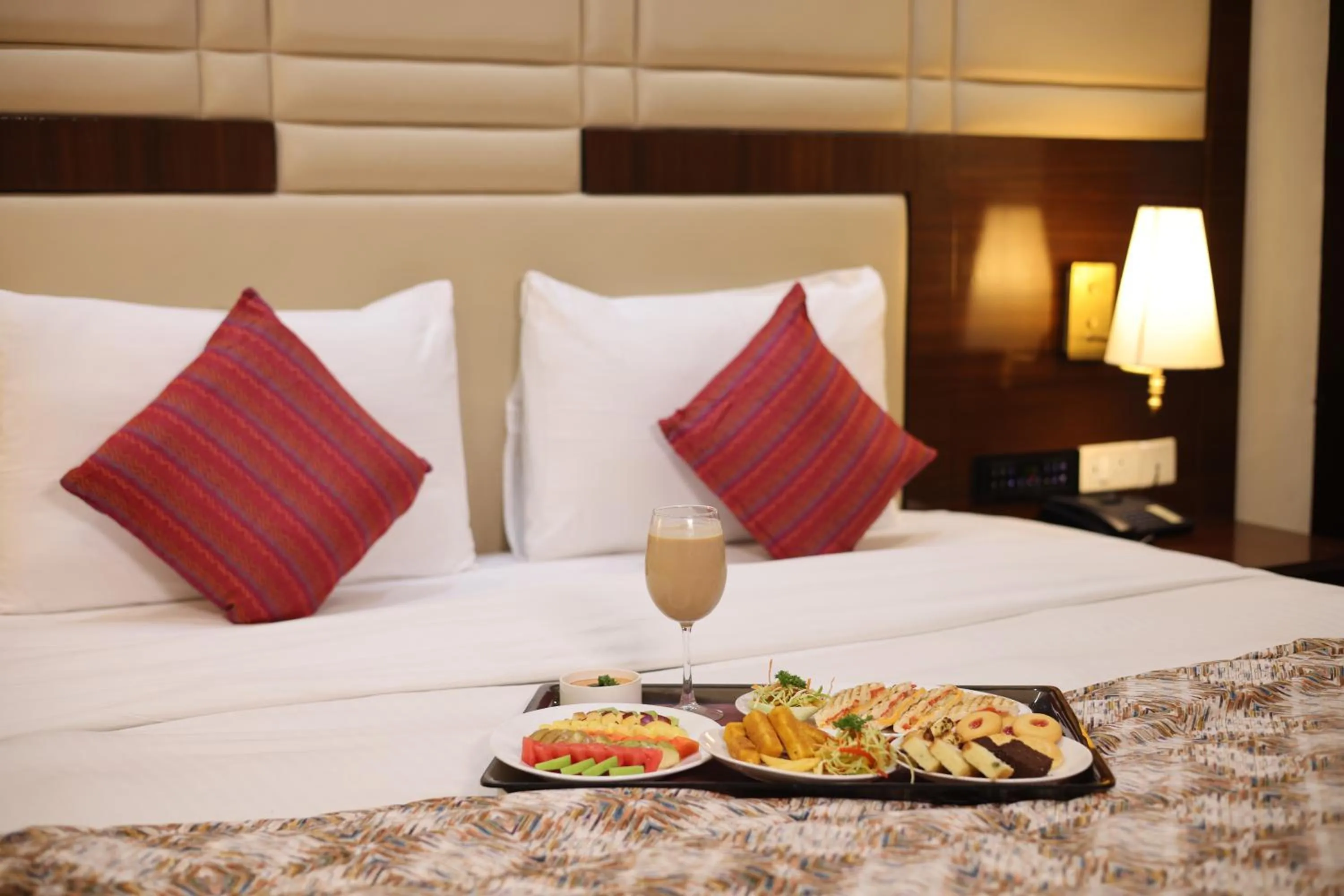 Bed in Hotel Samrat, New Delhi