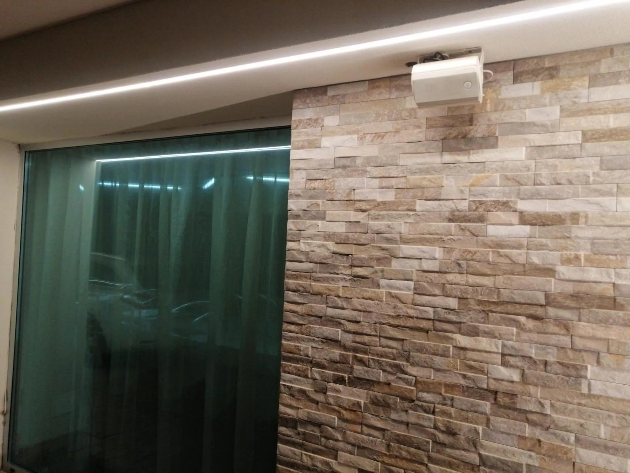 HOTEL HALF MOON RESTAURANT