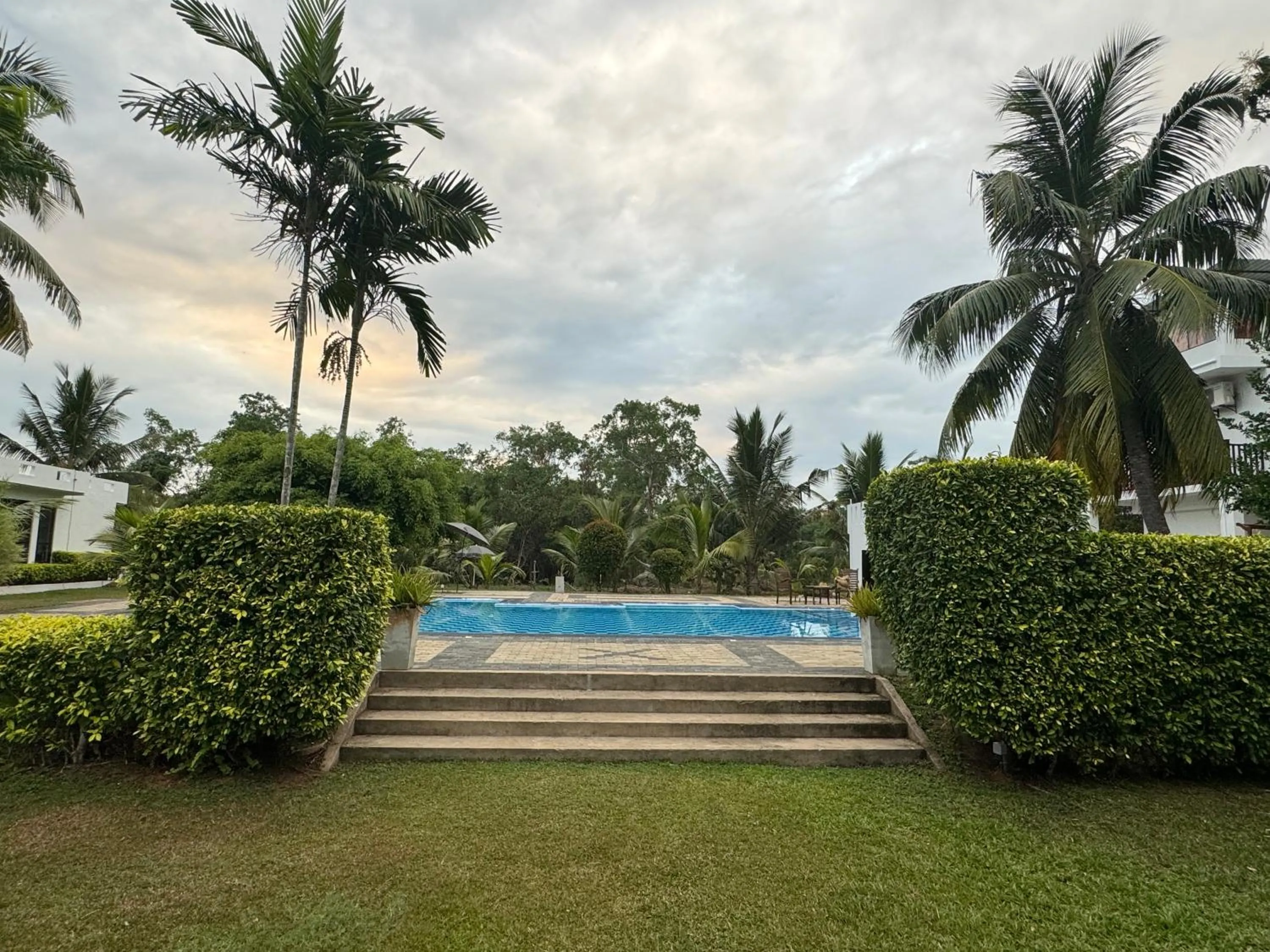 Day in Shades Hotel & Villa