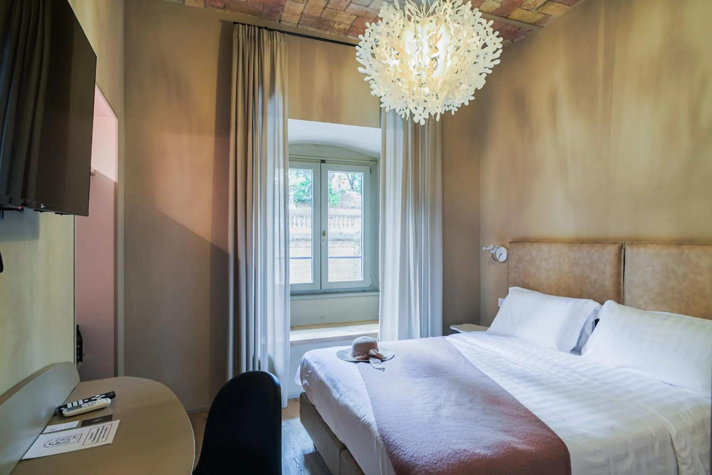 Bed in 163 BOUTIQUE HOTEL