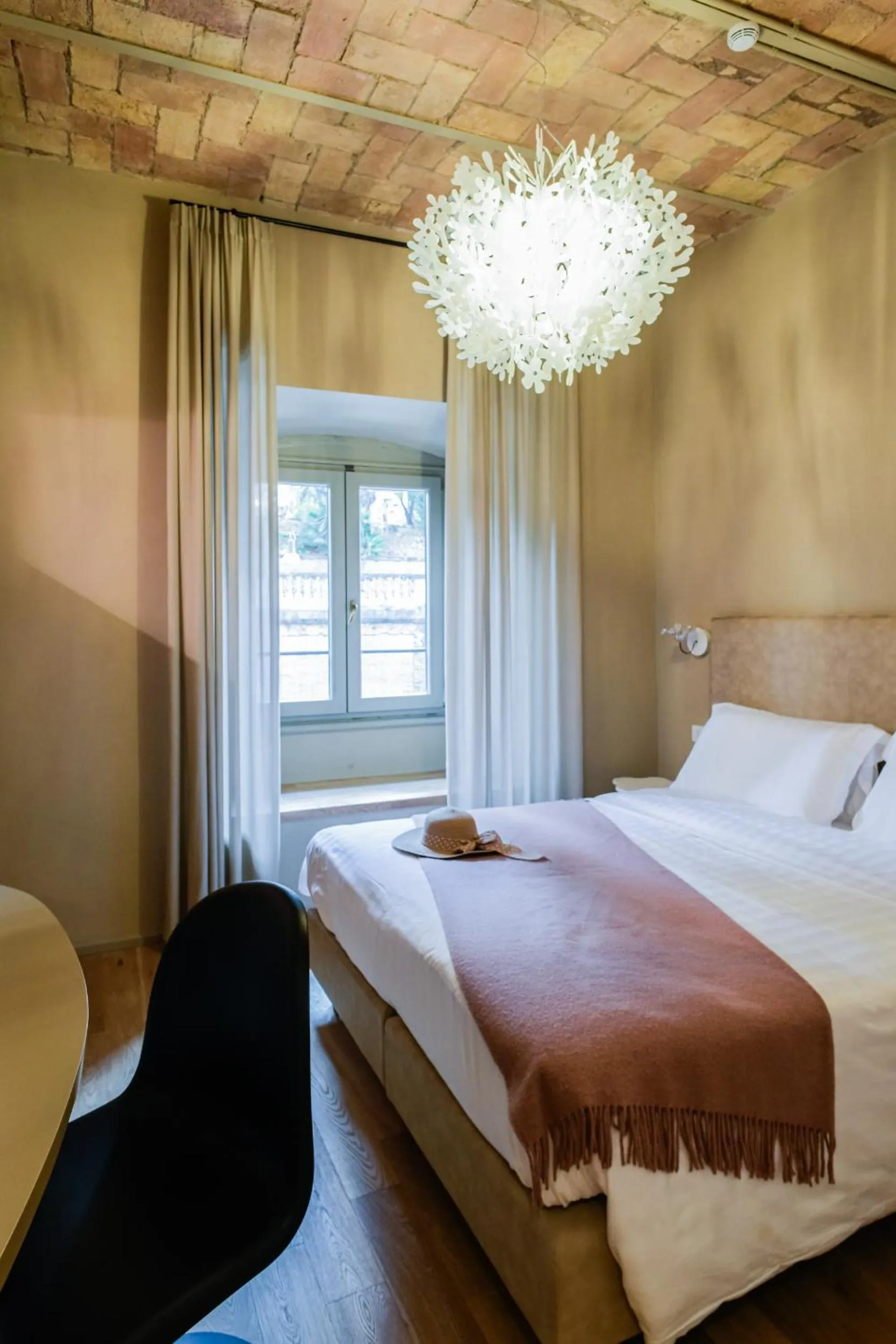 Bed in 163 BOUTIQUE HOTEL