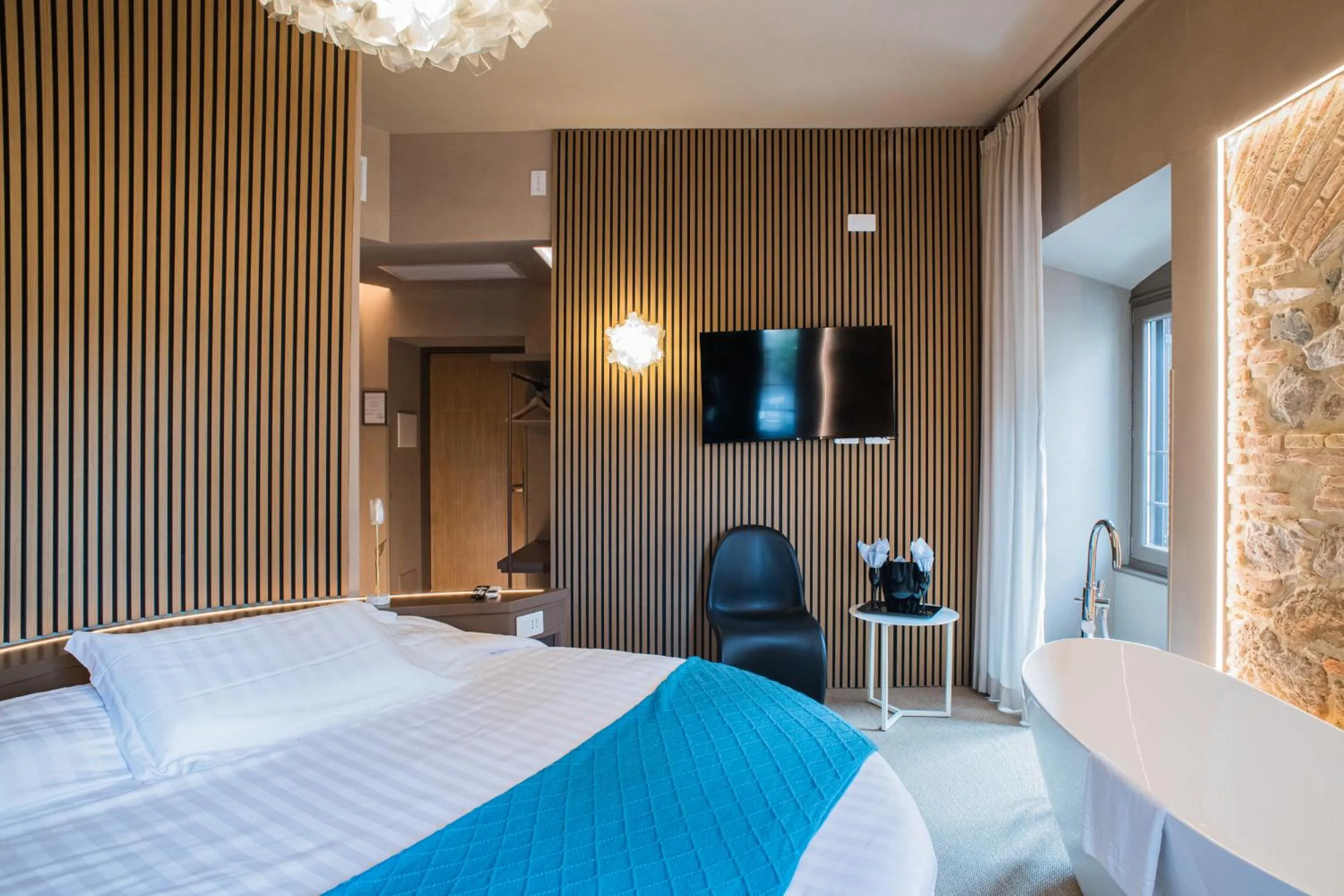 Bed in 163 BOUTIQUE HOTEL