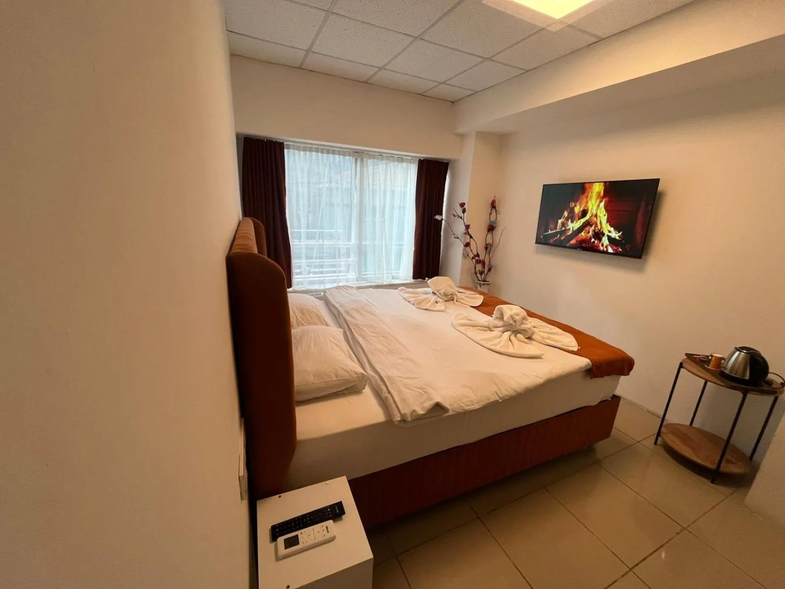 Photo of the whole room, Bed in Kadıköy Bull Hotel