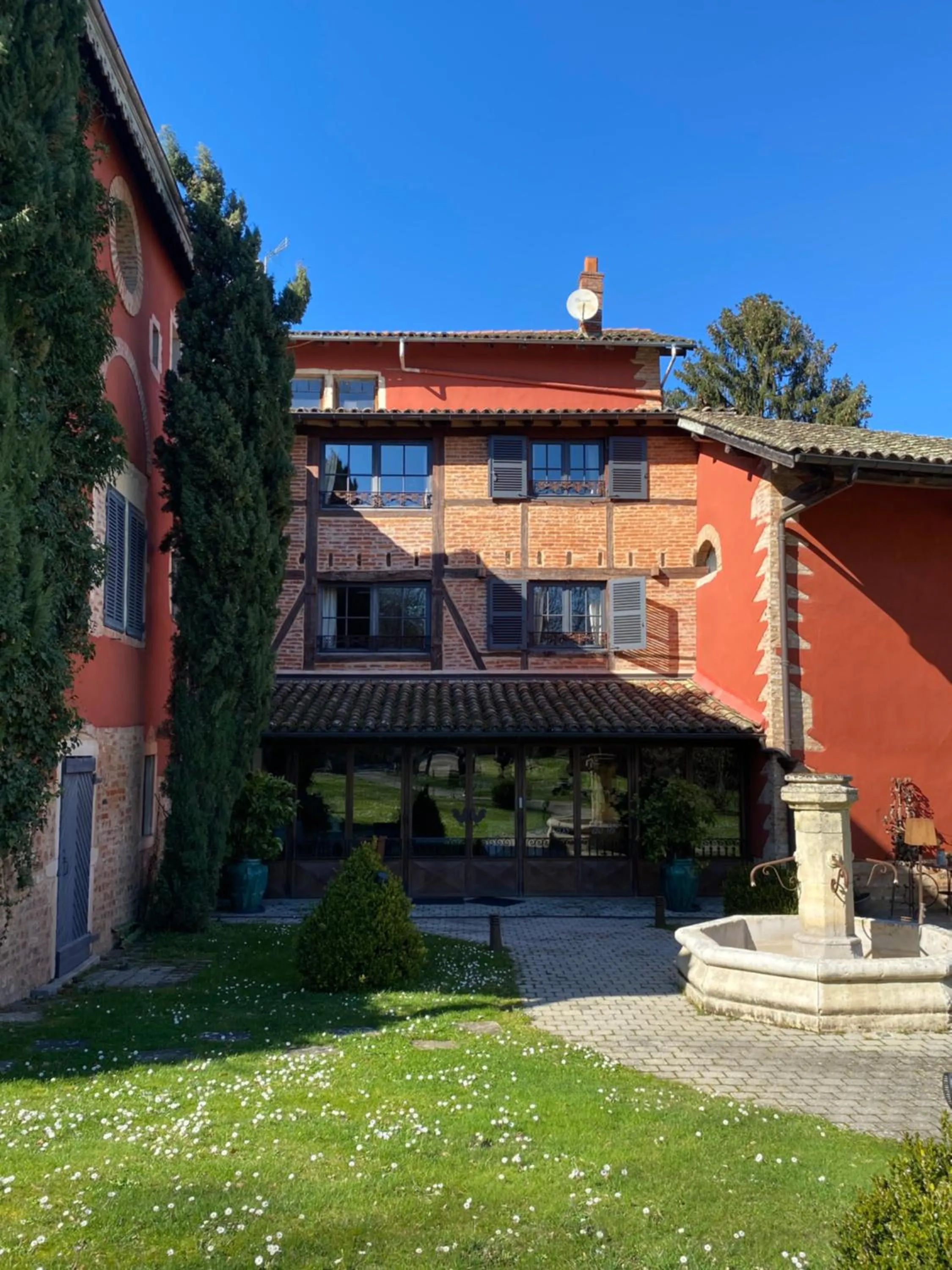 Property building in Les Jardins de la Tour