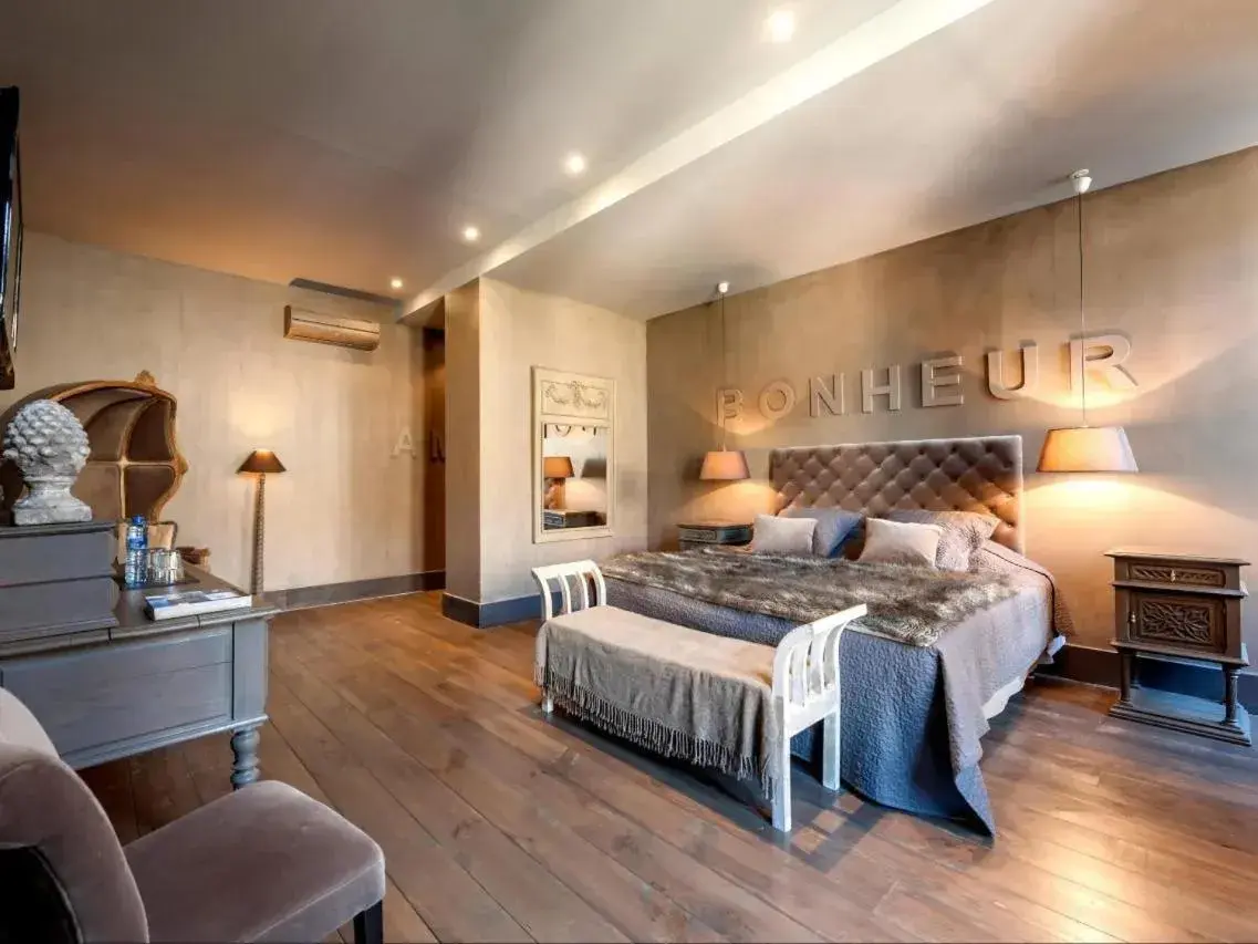 Triple Room in Les Jardins de la Tour Triple Room in Les Jardins de la Tour