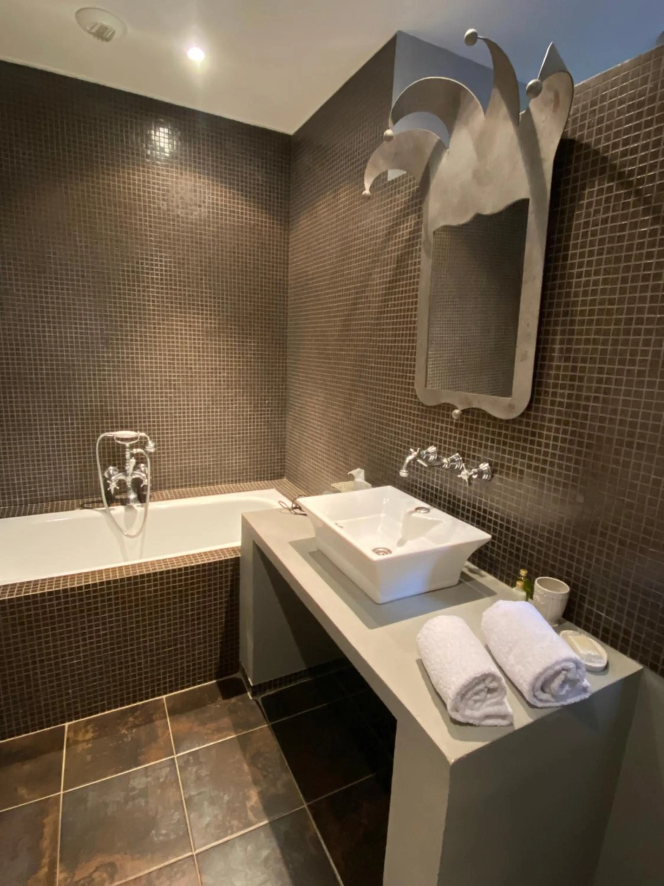 Bathroom in Les Jardins de la Tour