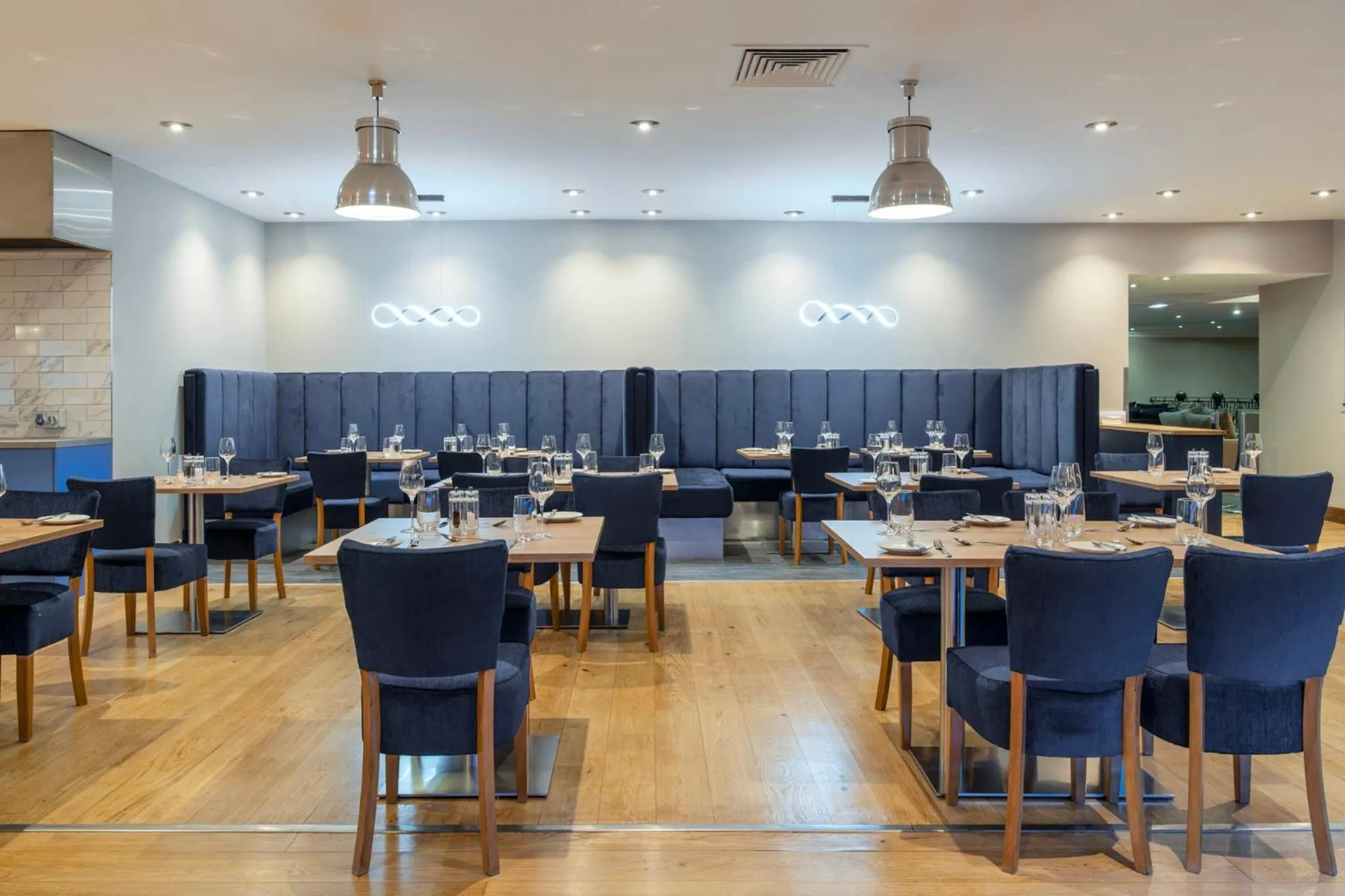 Restaurant/places to eat in Daresbury Park Hotel