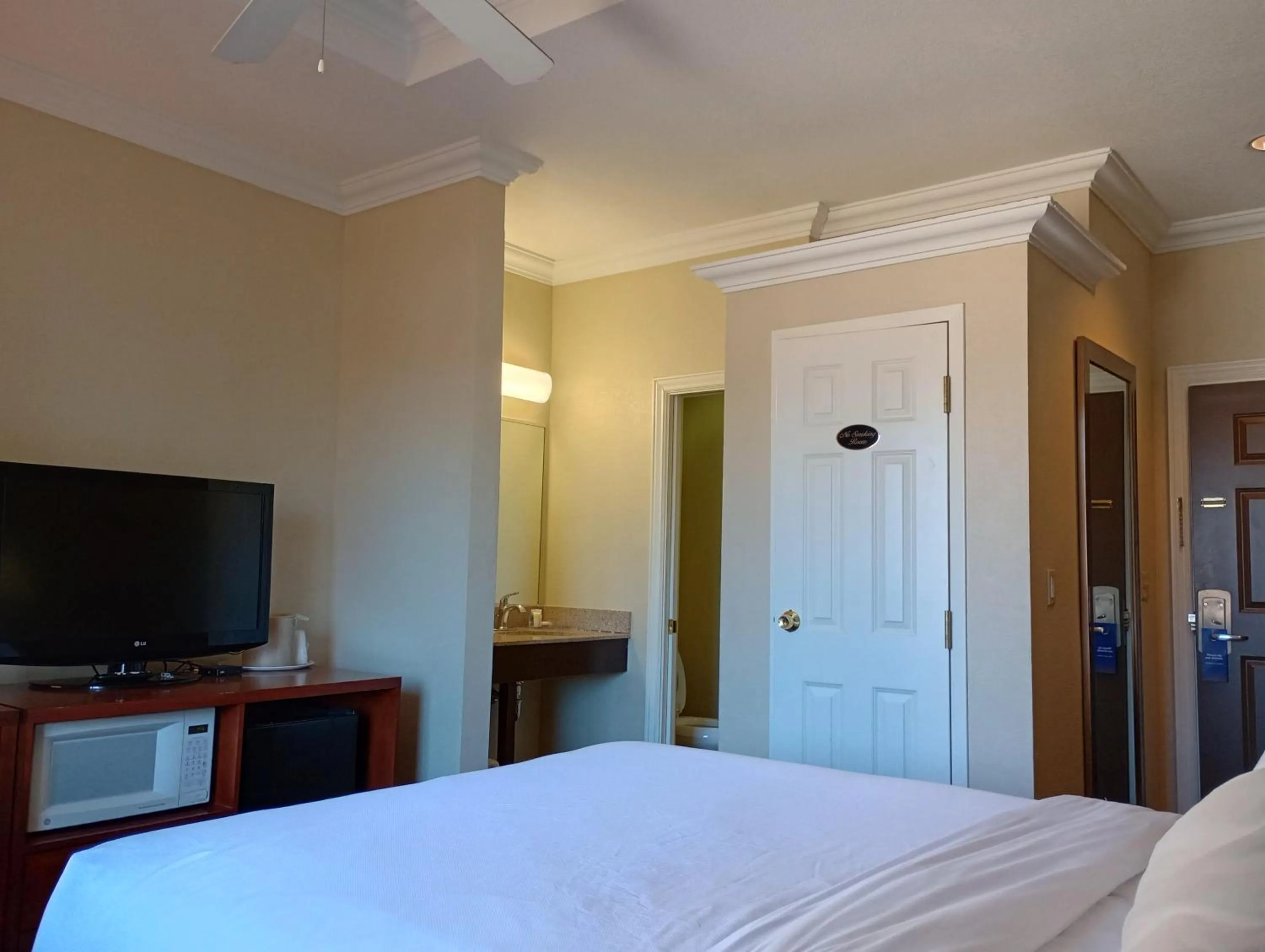 Bed in SAMIR Stay at NW Expressway