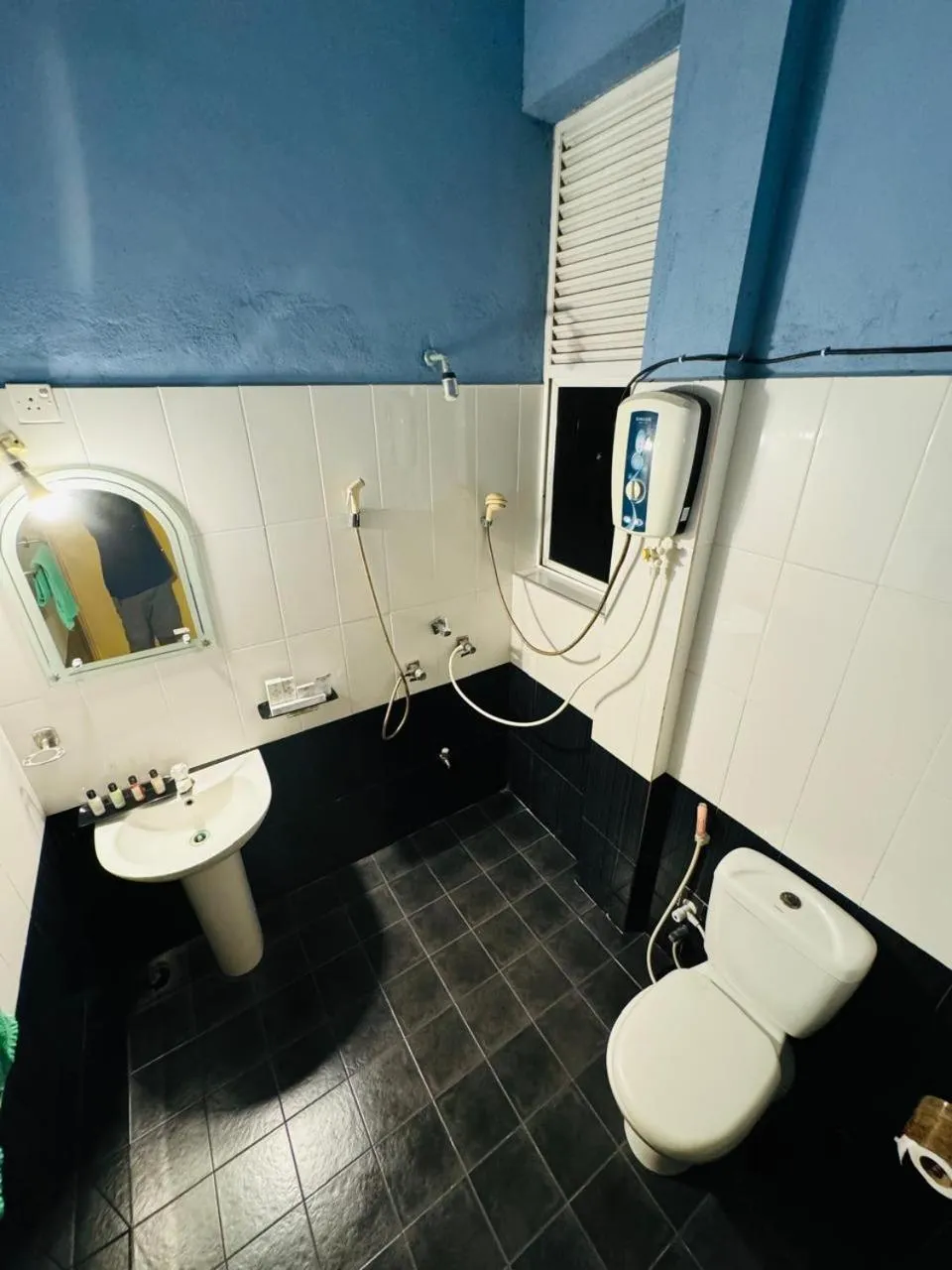 Toilet in CITYSCAPE YALA BY 999 HOTEL & RESTAURANT