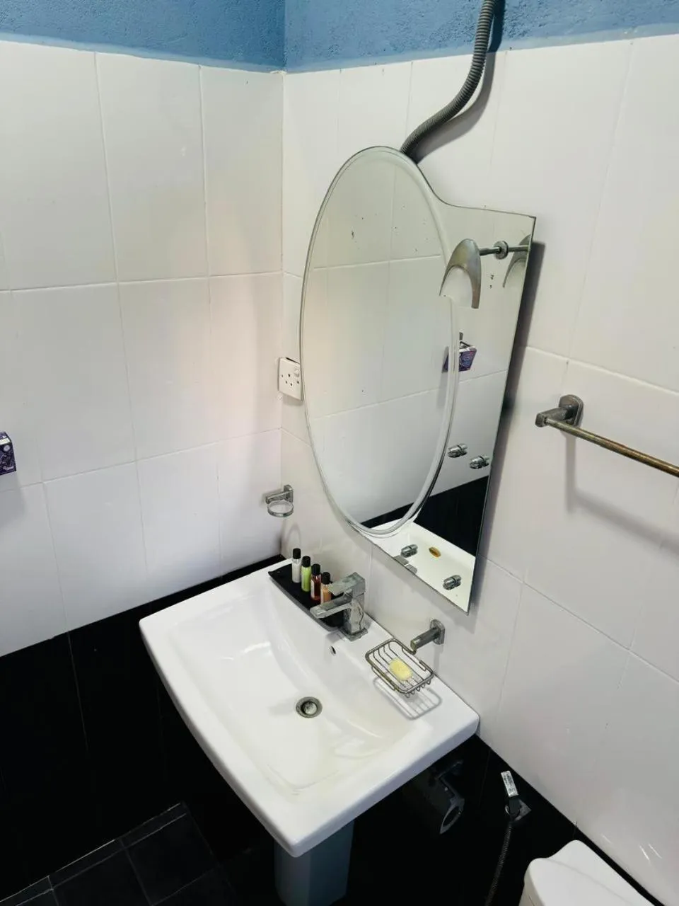 Bathroom in CITYSCAPE YALA BY 999 HOTEL & RESTAURANT