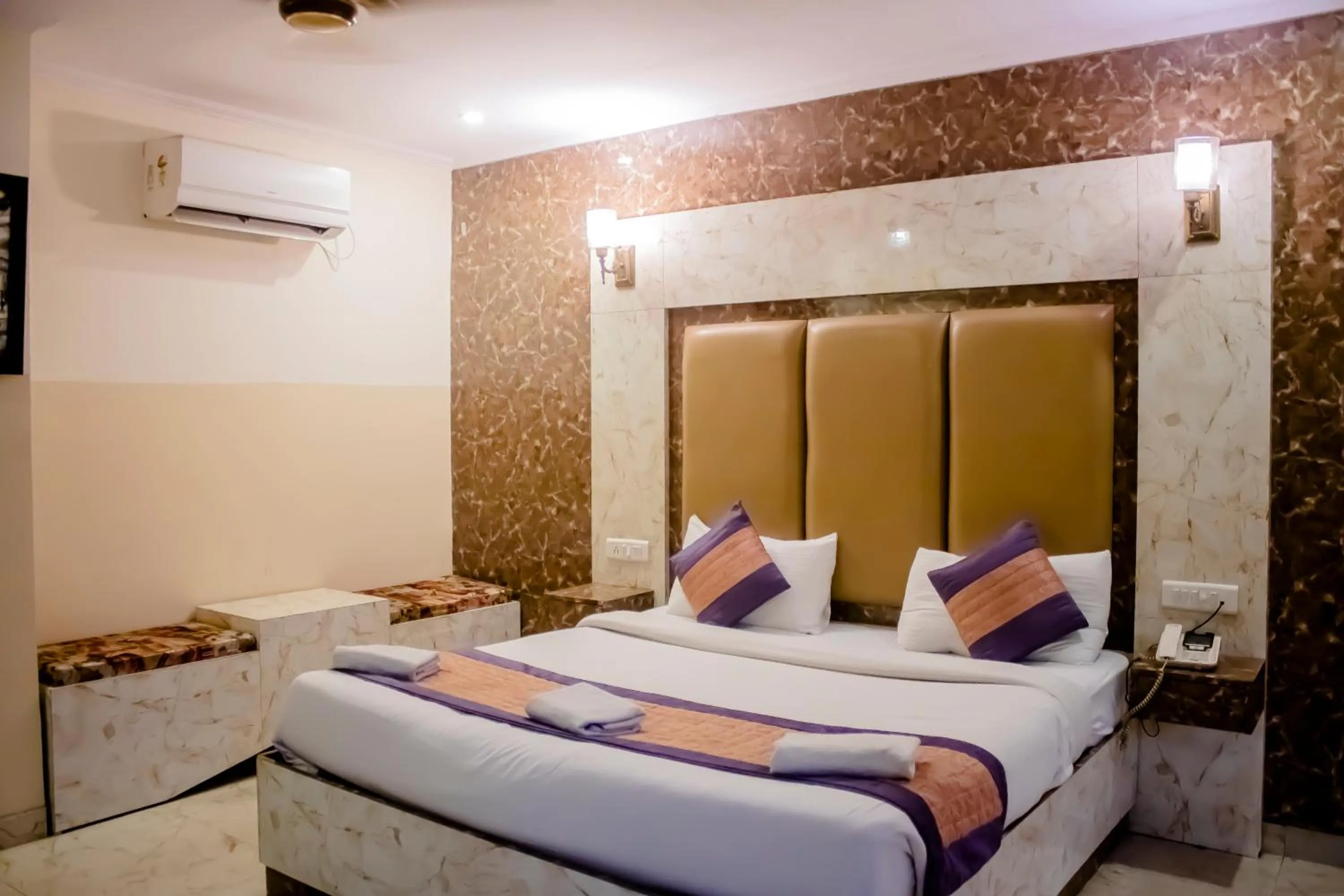 Bed in Hotel Airport City Near Delhi International Airport
