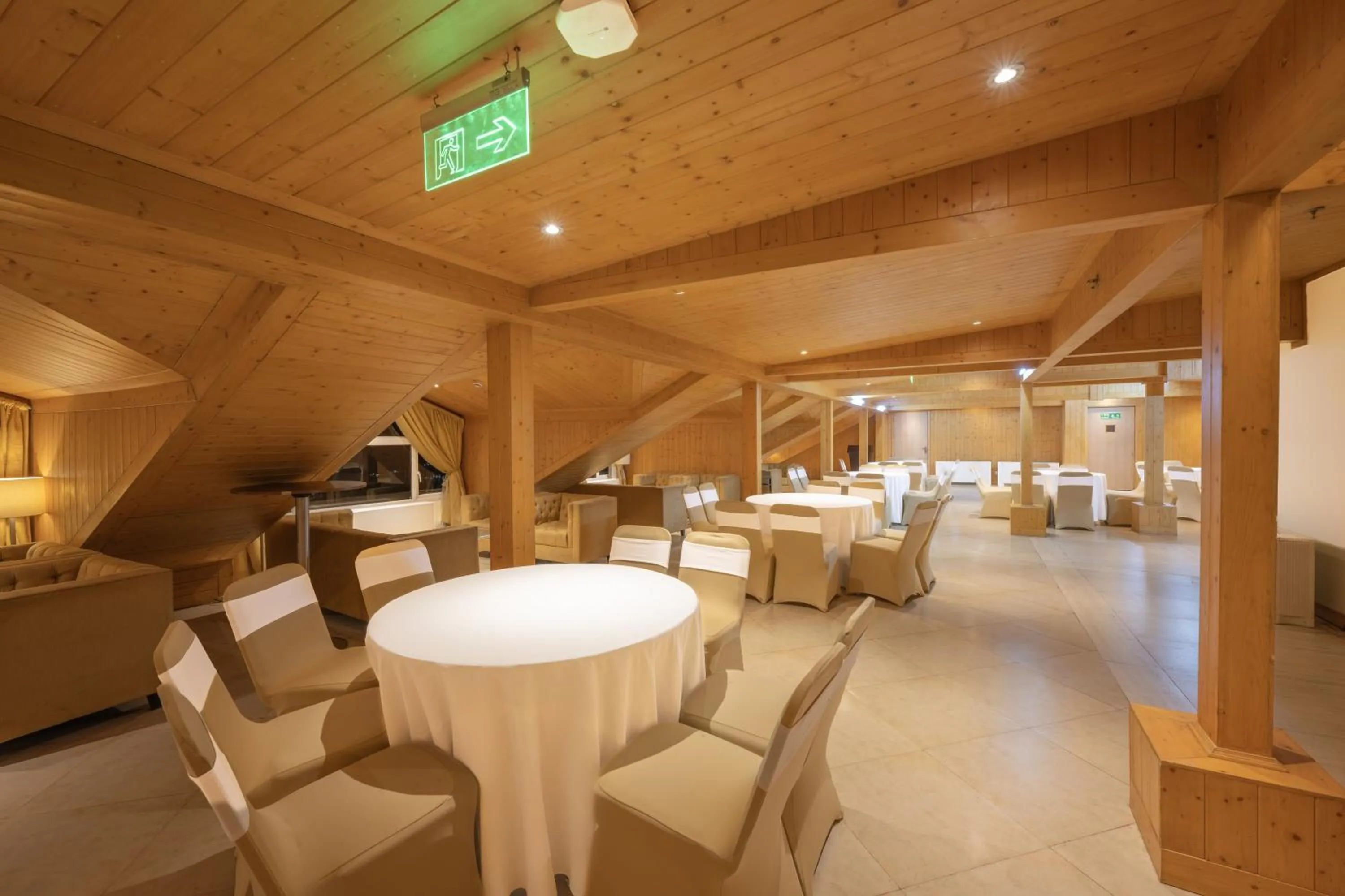 Banquet/Function facilities in Echor Shimla Hotel - The Zion