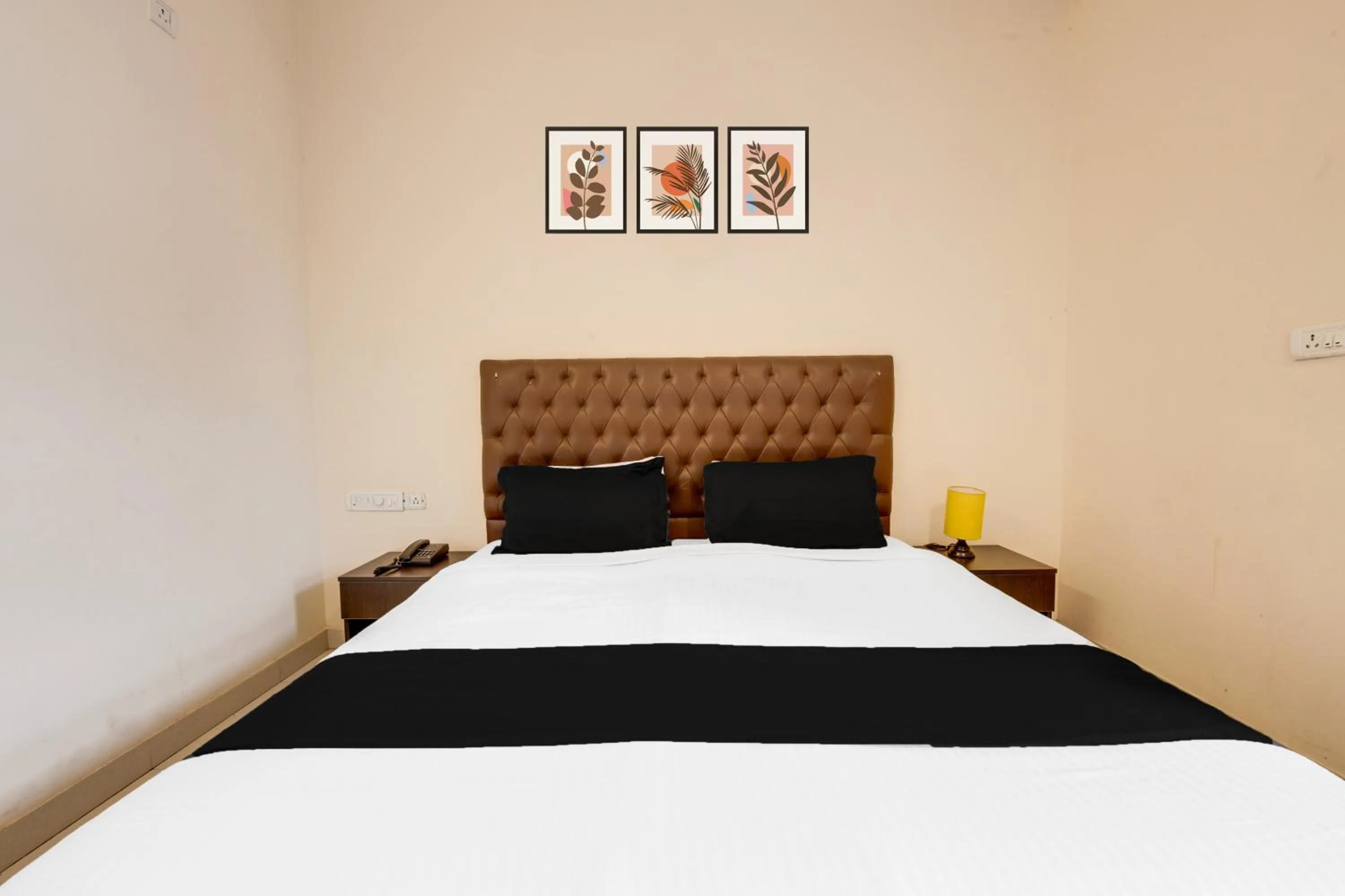 Bedroom, Bed in Super Townhouse HBR Layout