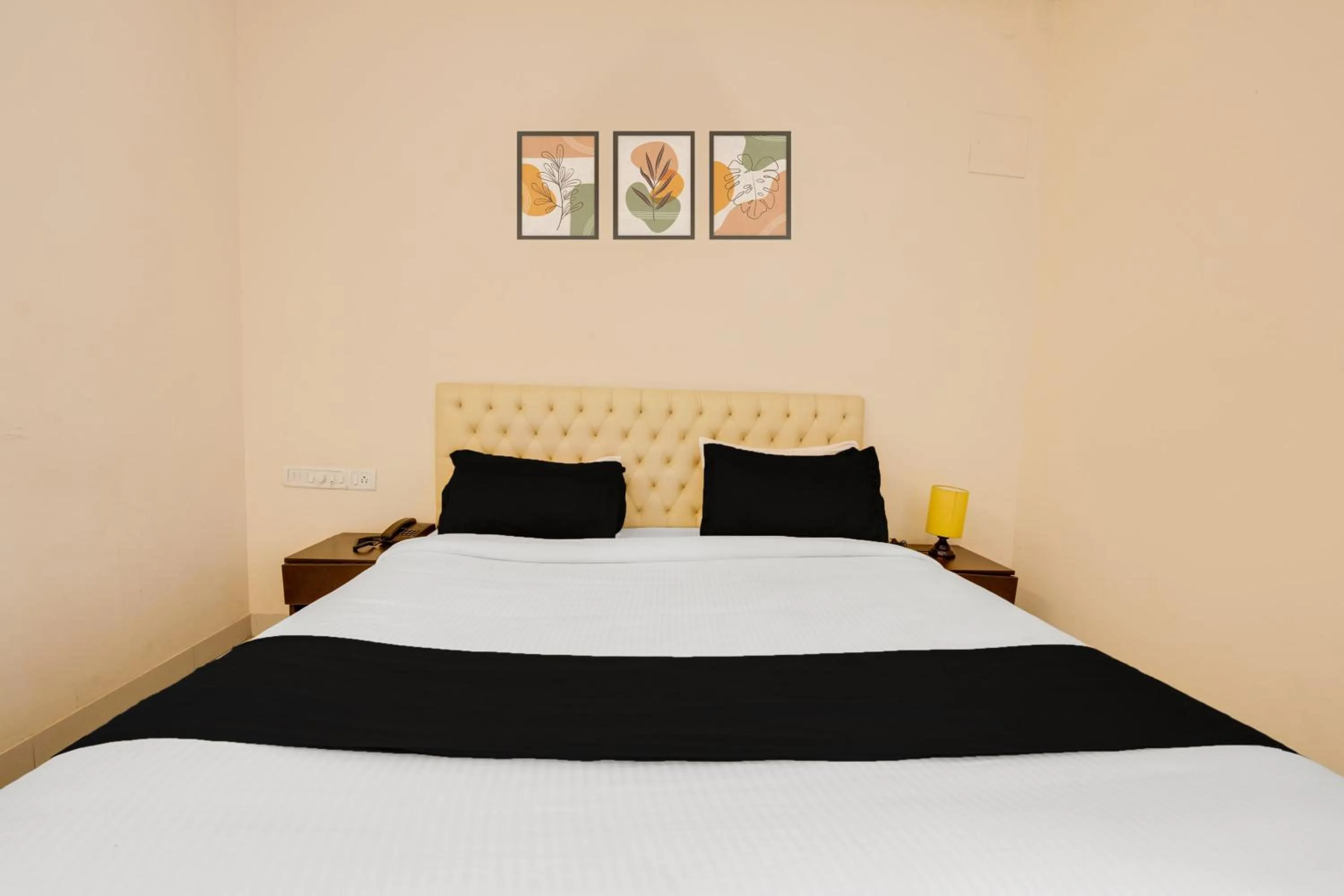 Bedroom, Bed in Super Townhouse HBR Layout