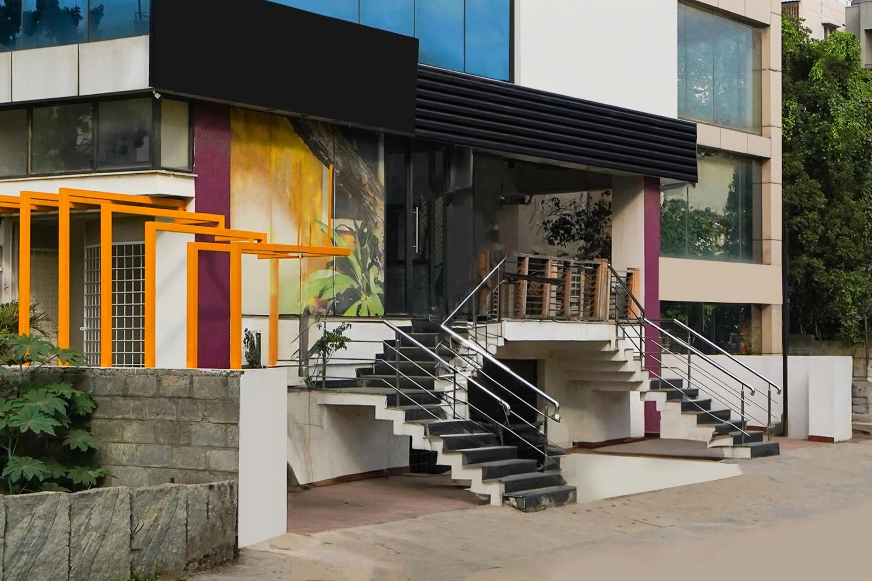 Facade/entrance in Super Townhouse HBR Layout