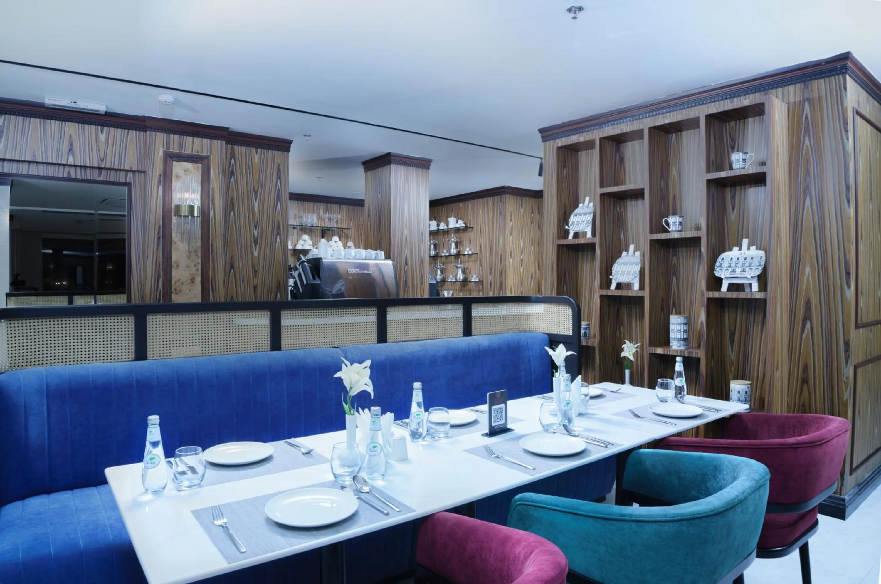 Restaurant/places to eat in Larichy Hotel Tabuk