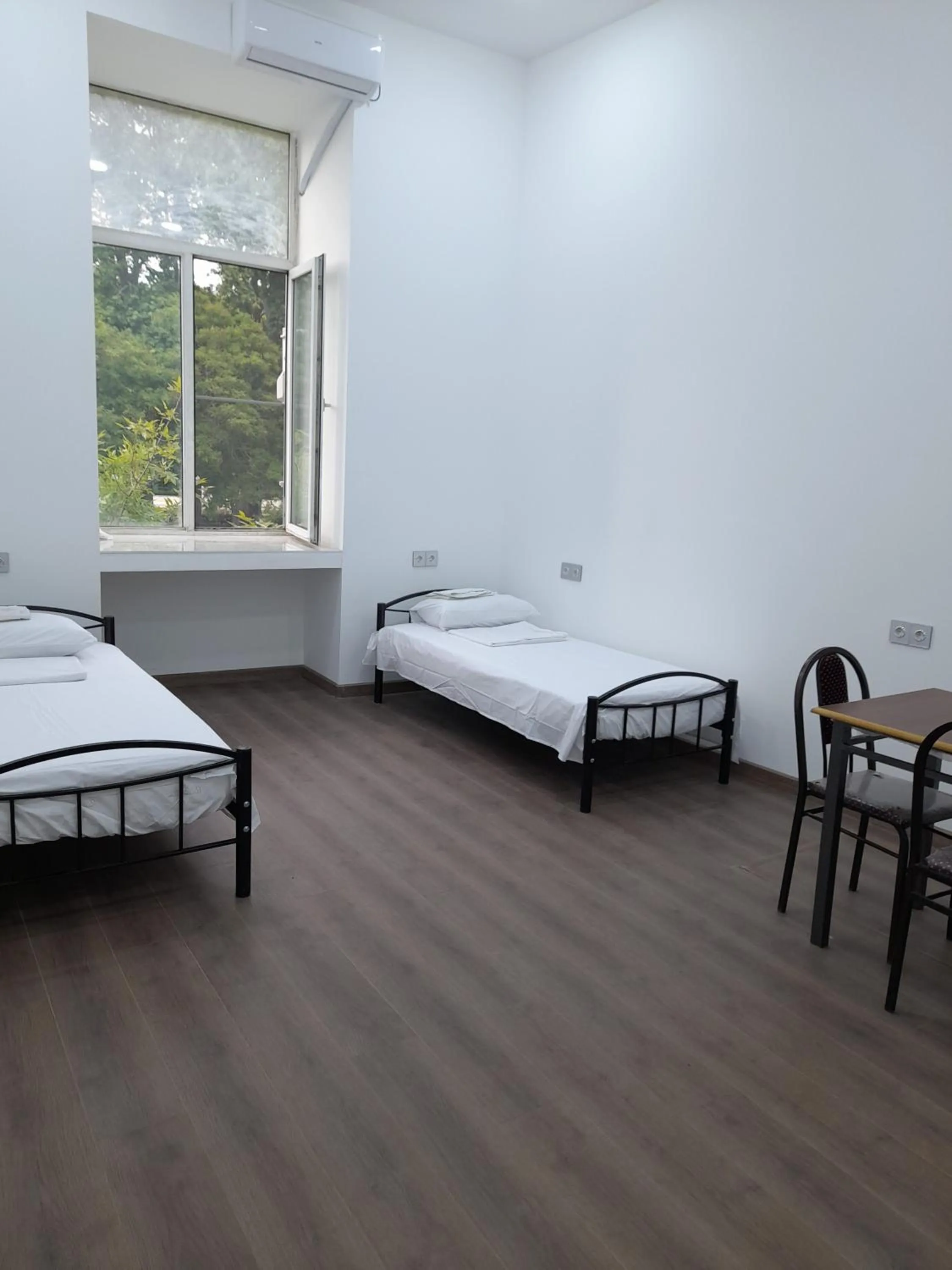 Photo of the whole room, Bed in White City Hostel