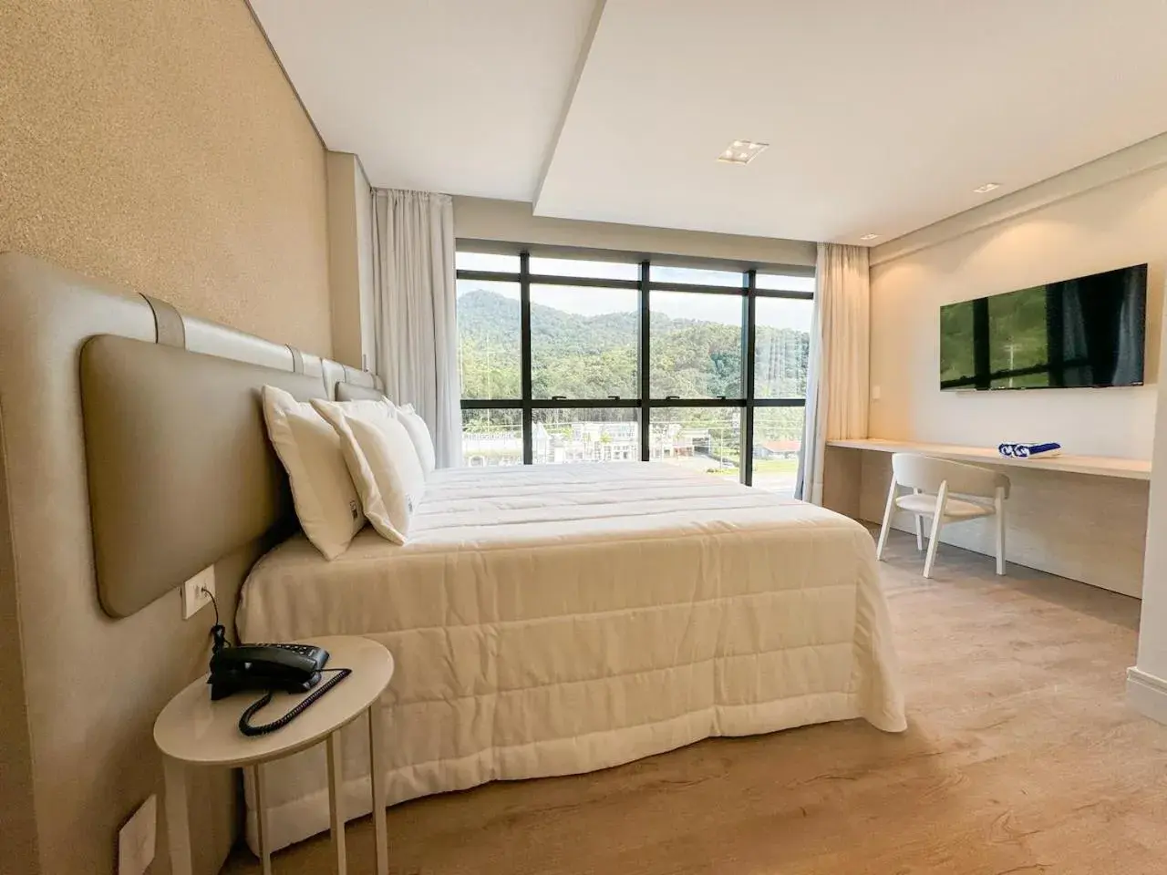 Suite with Mountain View - single occupancy in Blue Sea Hotel Suite with Mountain View - single occupancy in Blue Sea Hotel