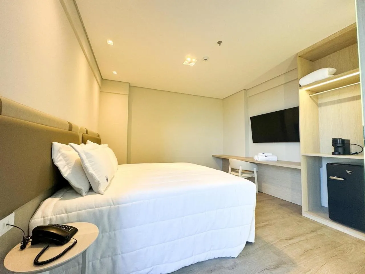 Photo of the whole room, Bed in Blue Sea Hotel