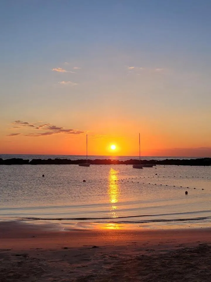 Nearby landmark in Diplomat Marine